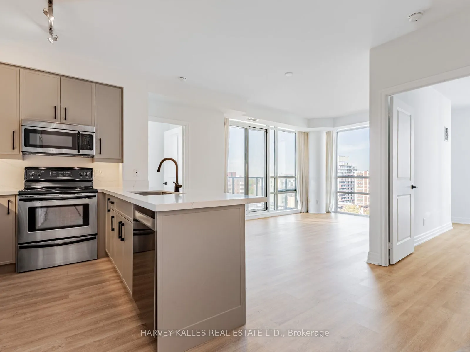 500 St Clair Avenue W, #1003