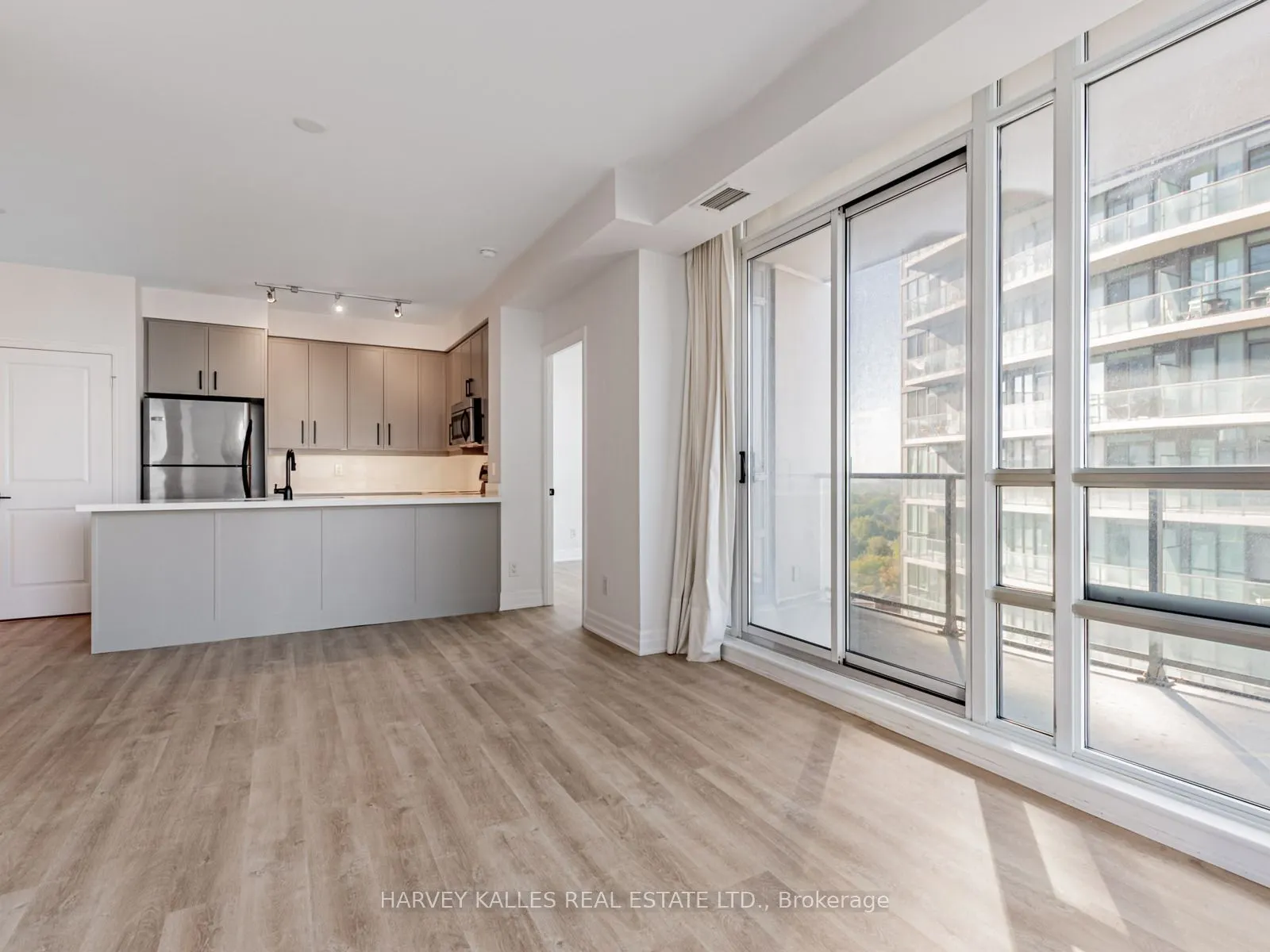 500 St Clair Avenue W, #1003