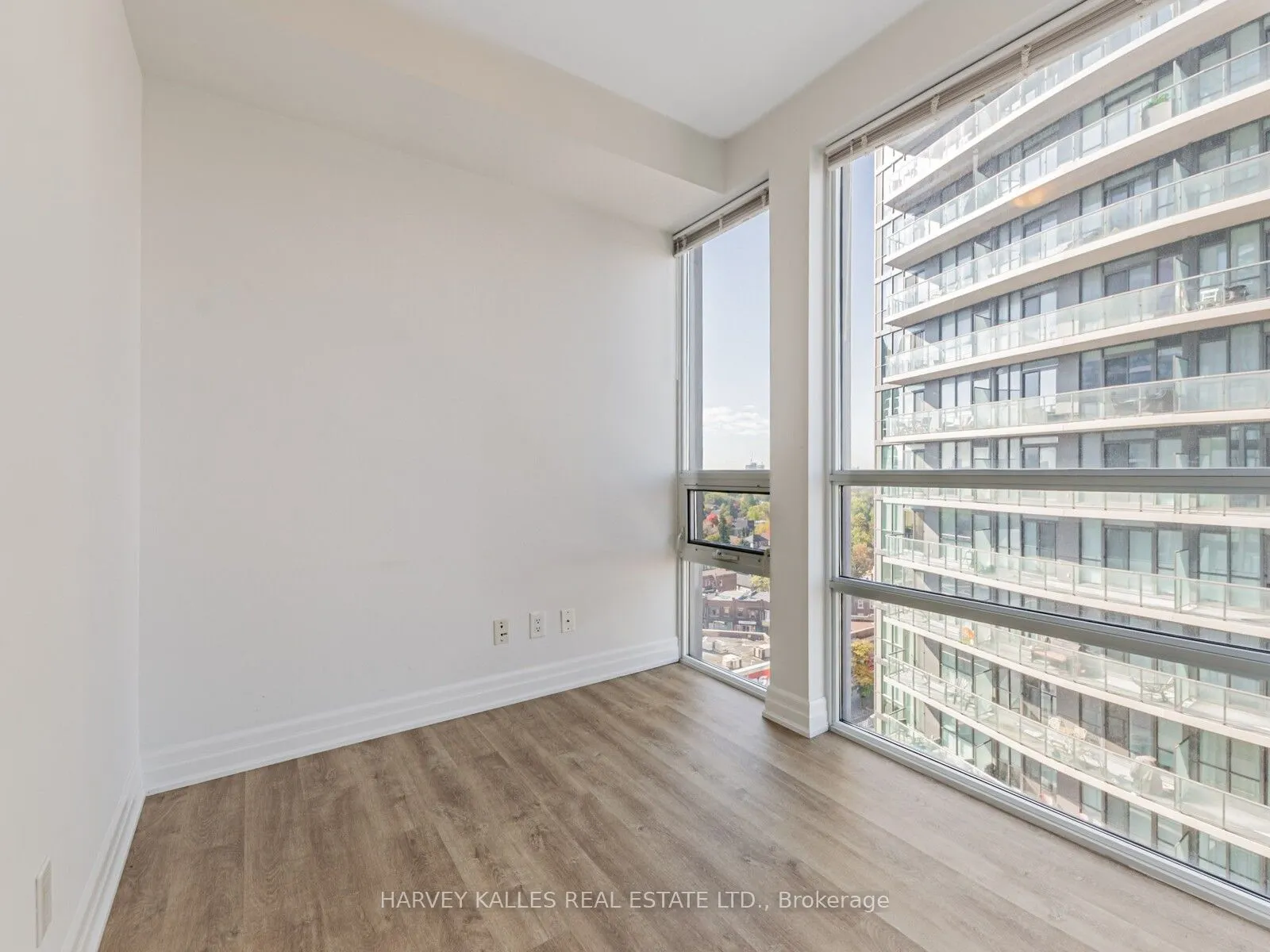 500 St Clair Avenue W, #1003
