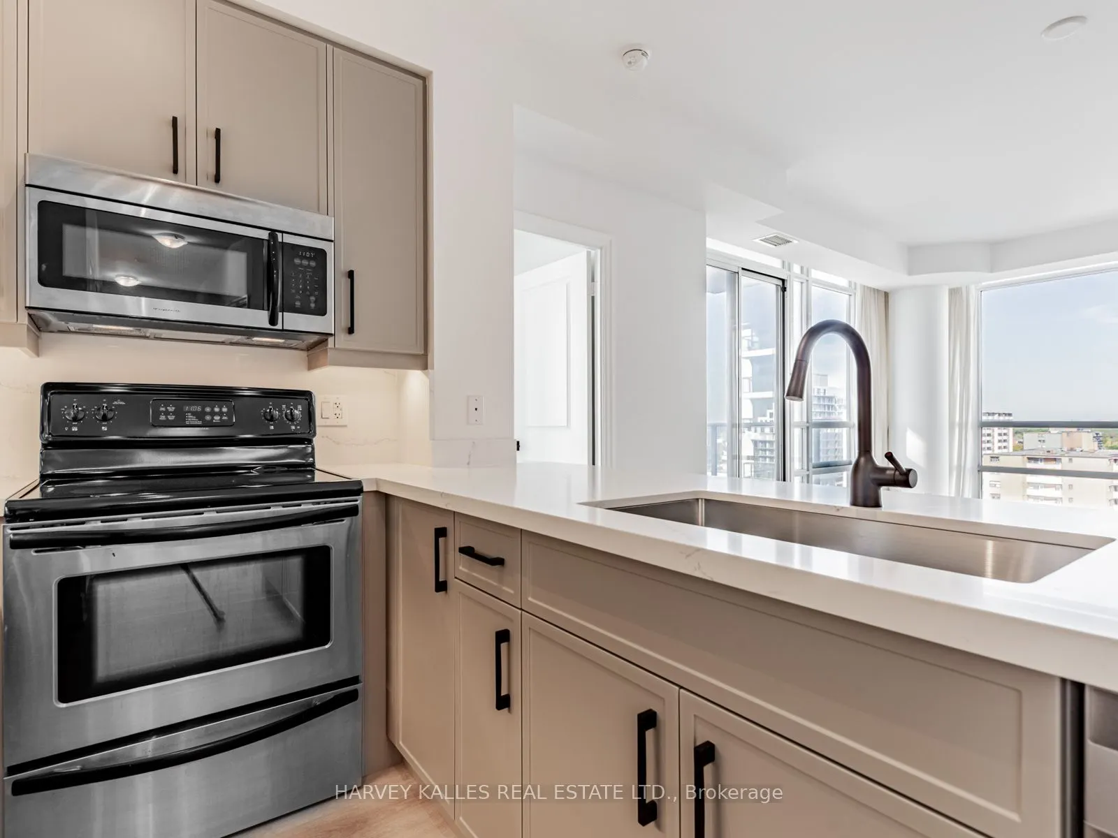 500 St Clair Avenue W, #1003