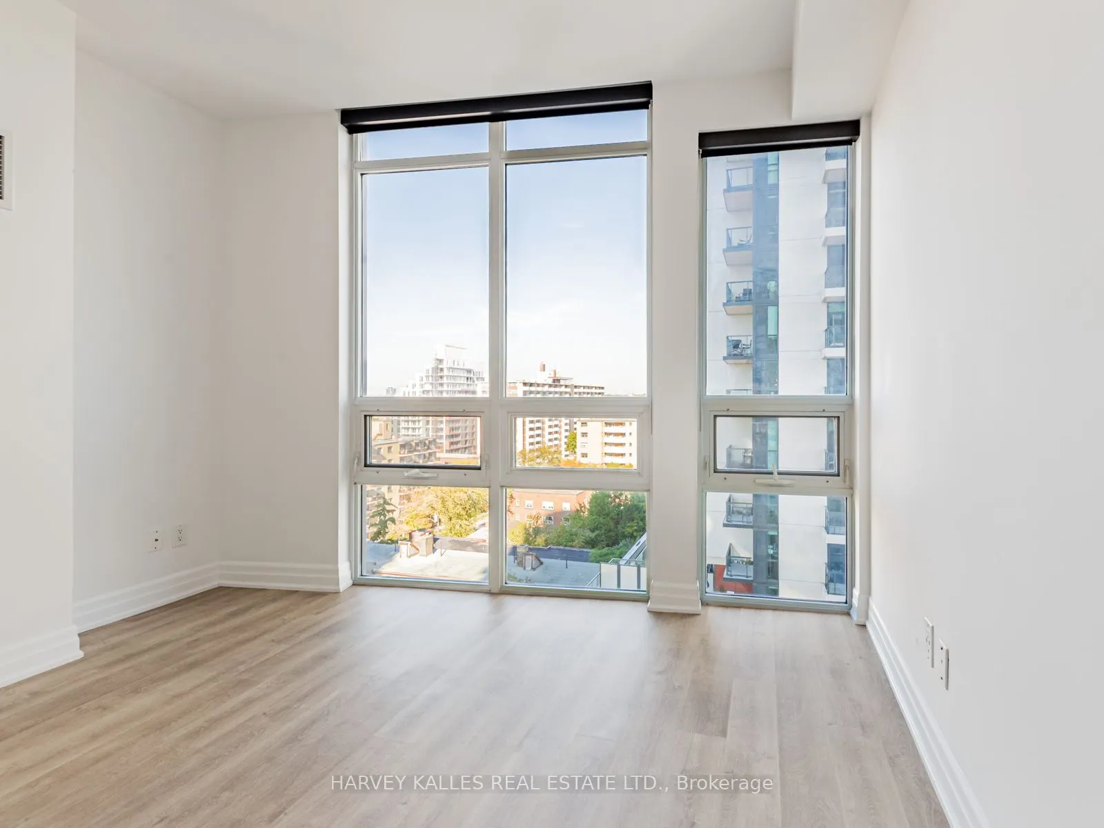500 St Clair Avenue W, #1003