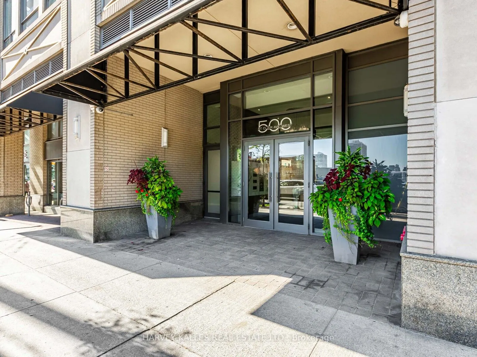 500 St Clair Avenue W, #1003