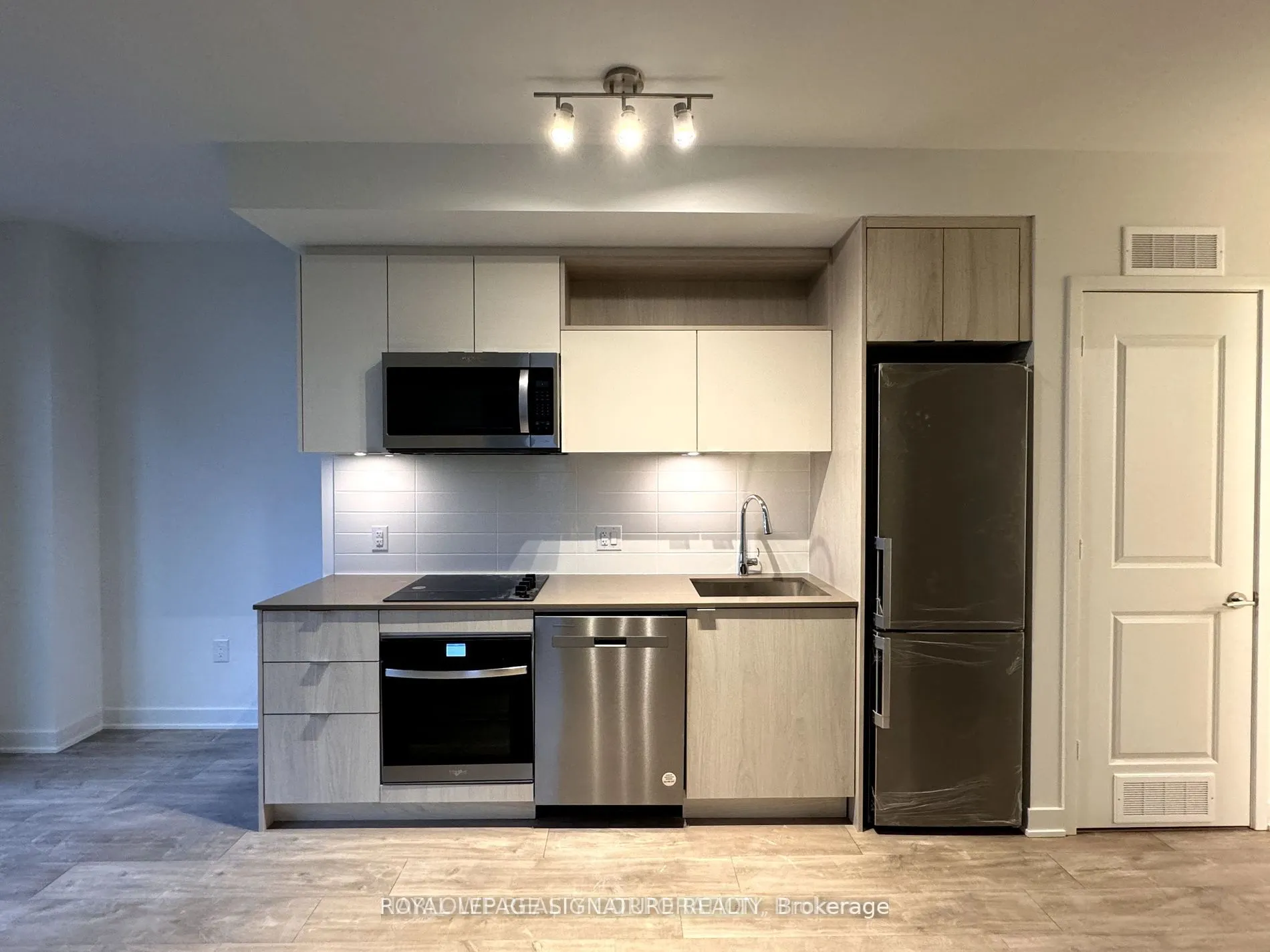 100 Dalhousie Street, #404