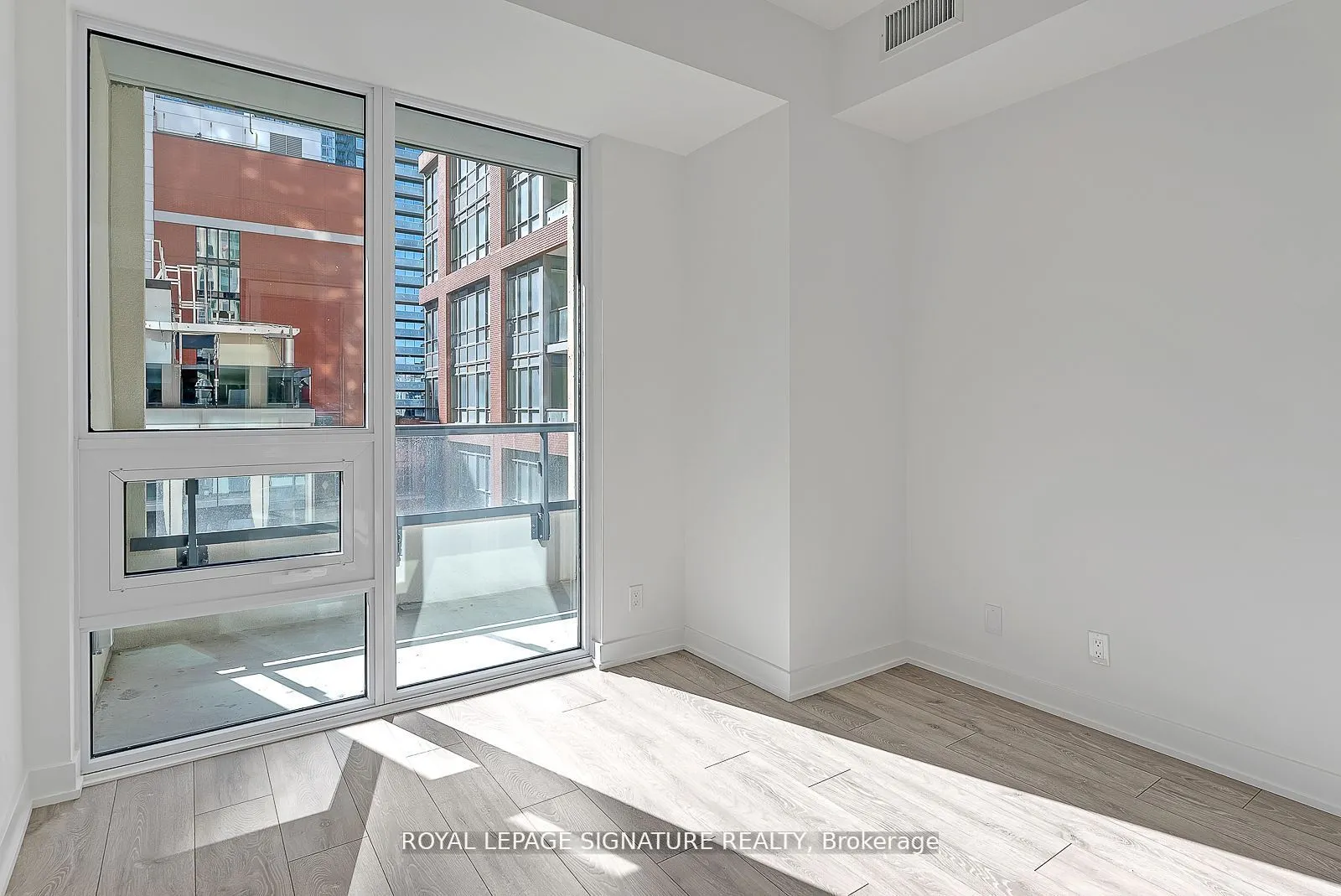 108 Peter Street, #810