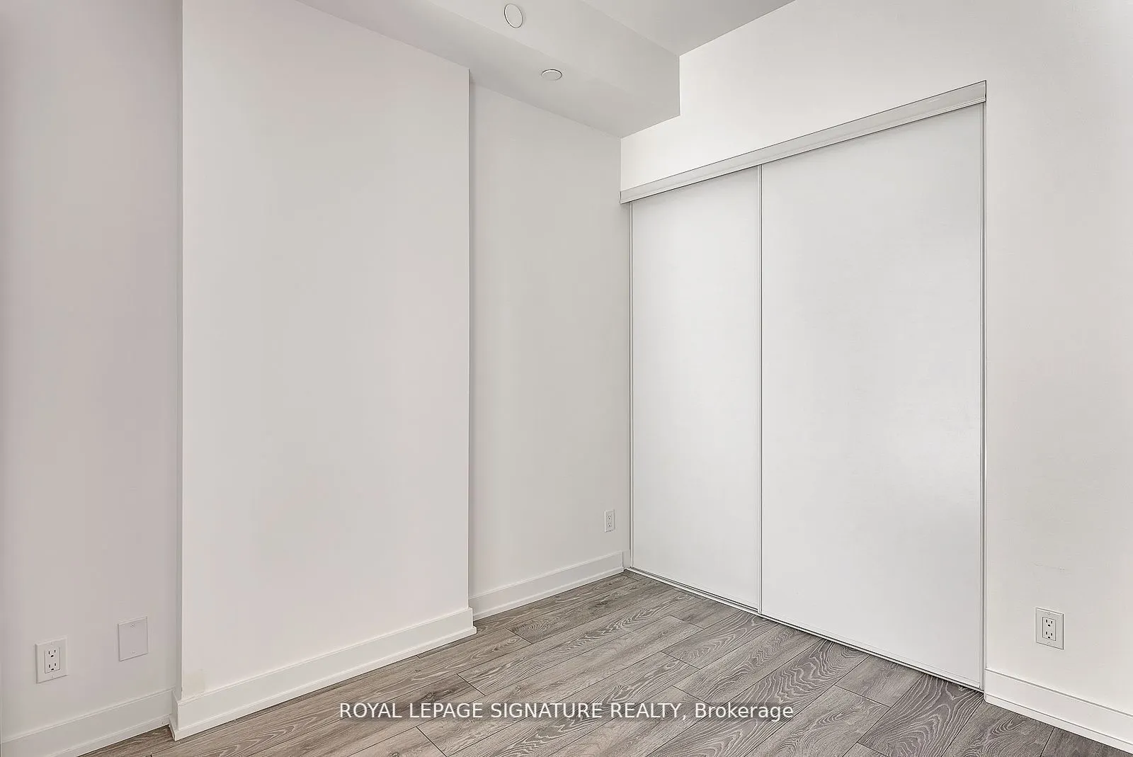 108 Peter Street, #810