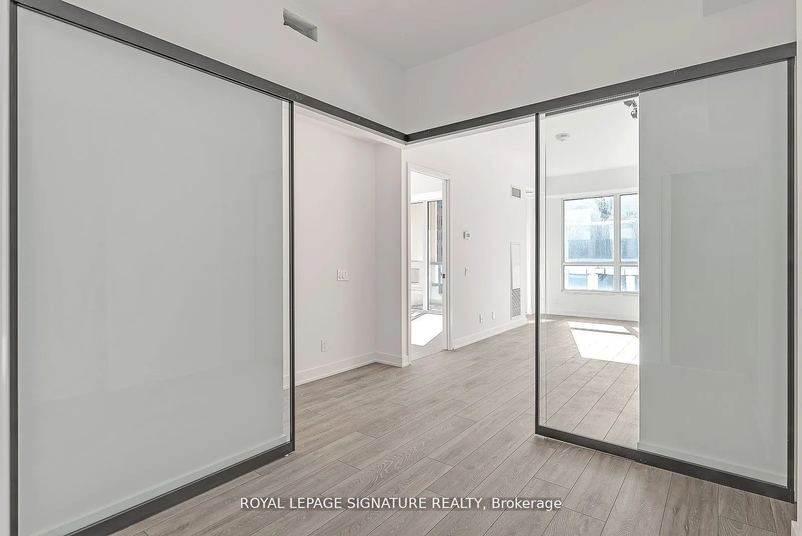 108 Peter Street, #810