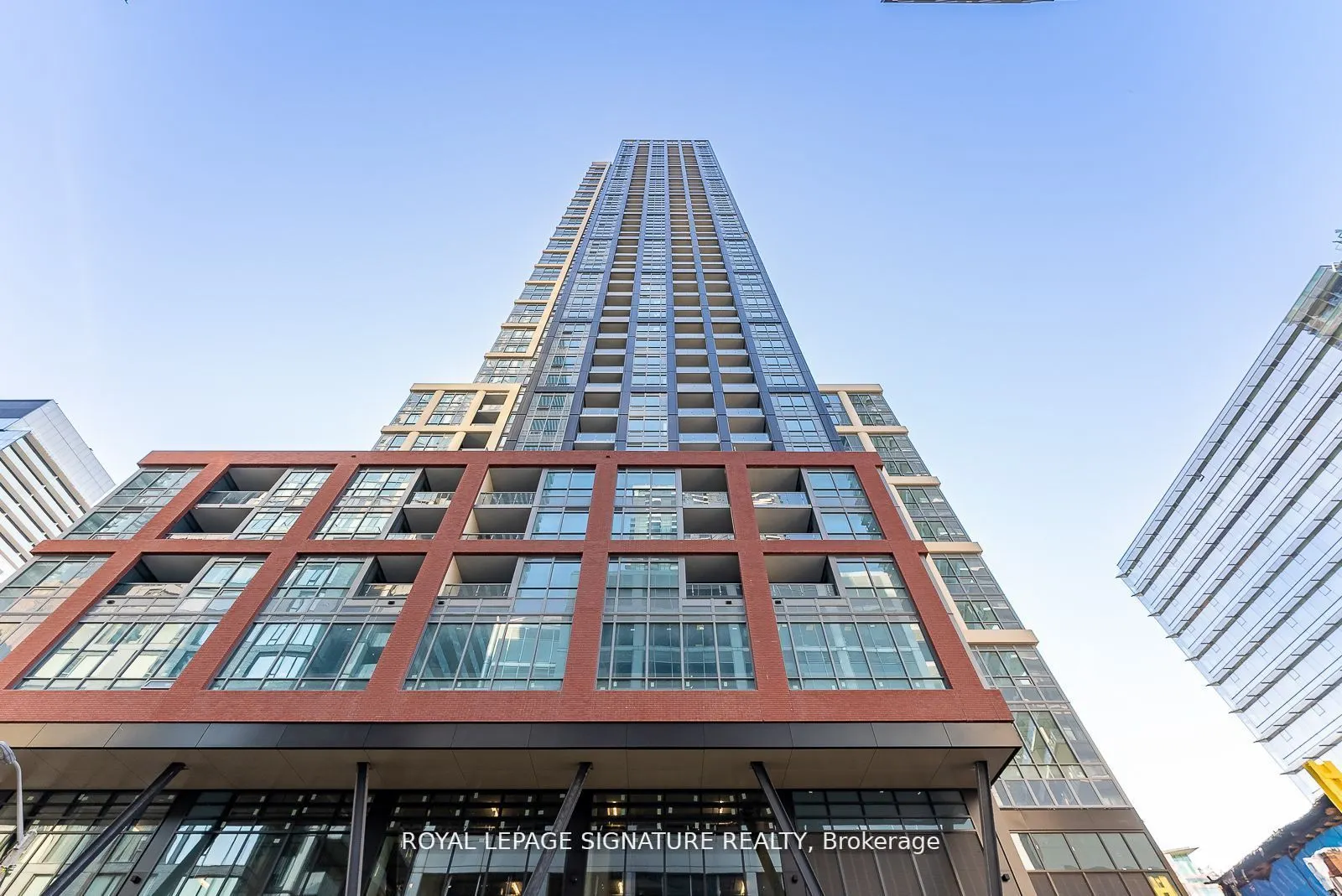 108 Peter Street, #810