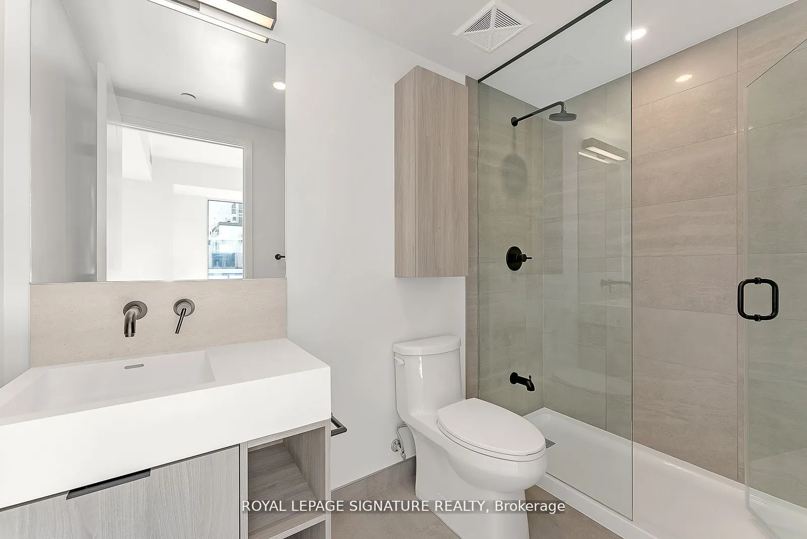 108 Peter Street, #810