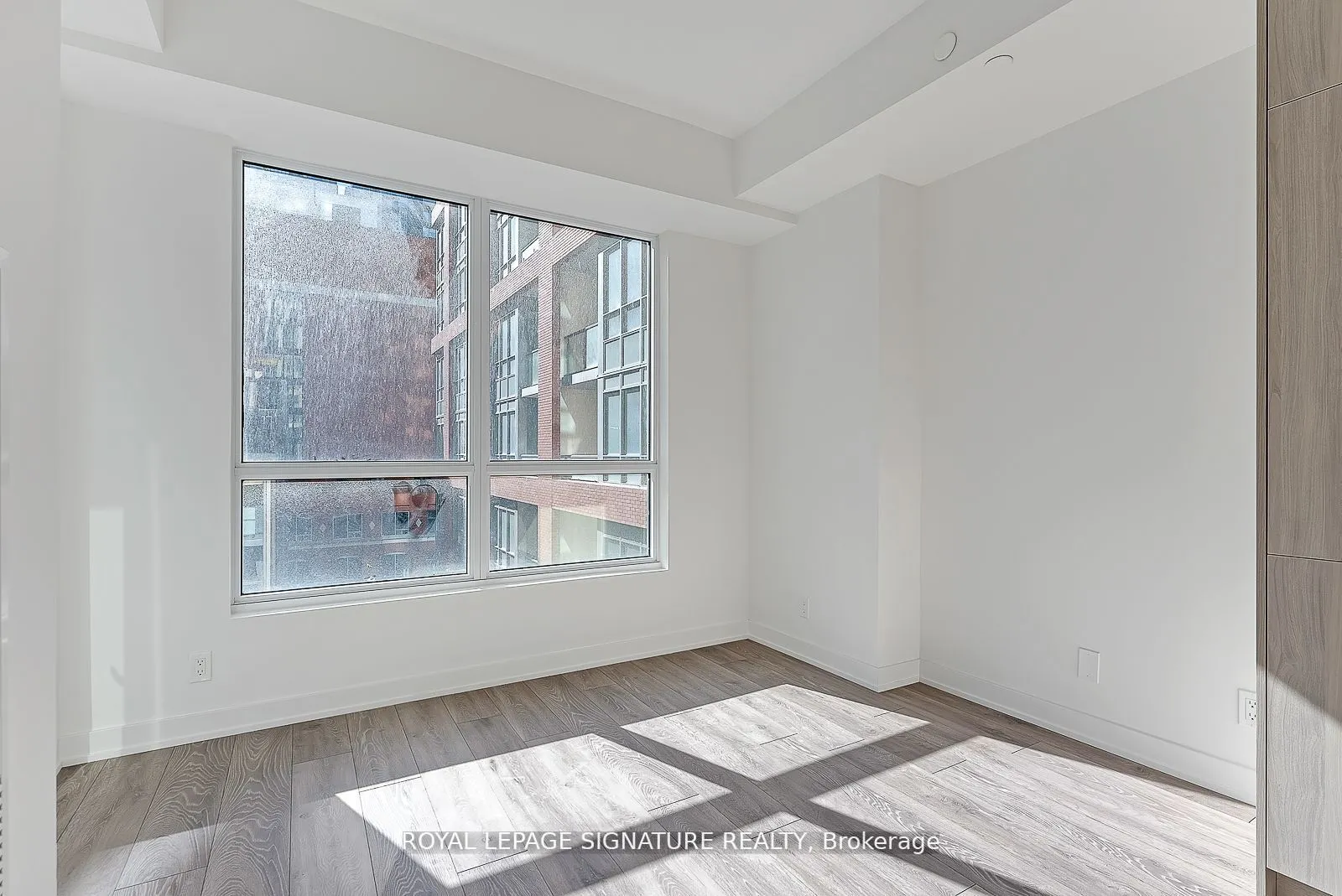108 Peter Street, #810