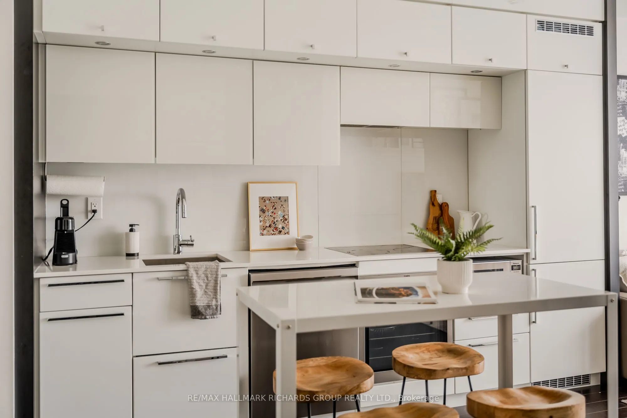 15 Grenville Street, #10