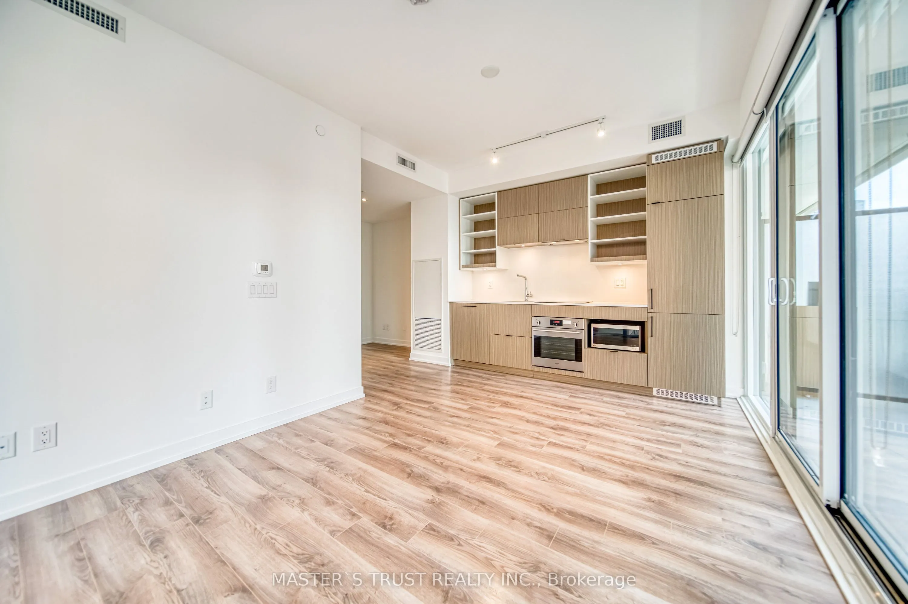 20 Edward Street, #916