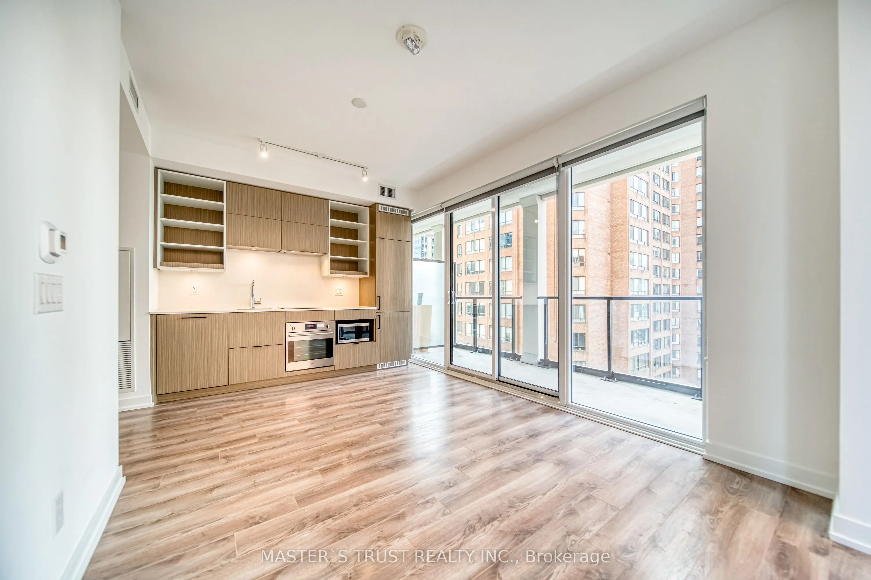 20 Edward Street, #916