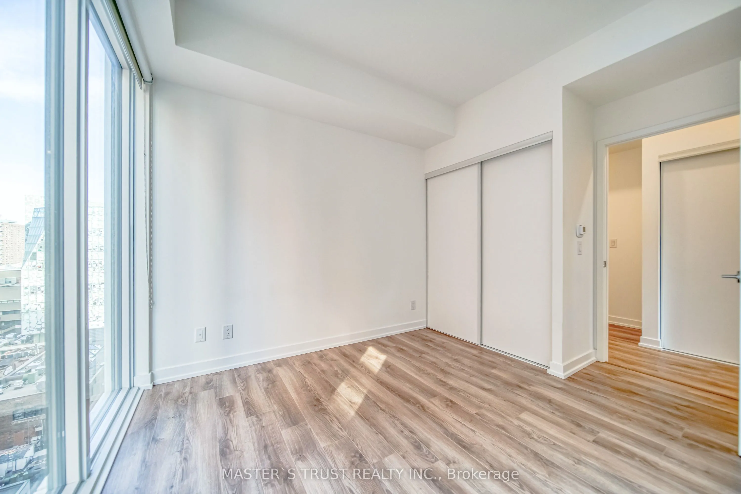 20 Edward Street, #916