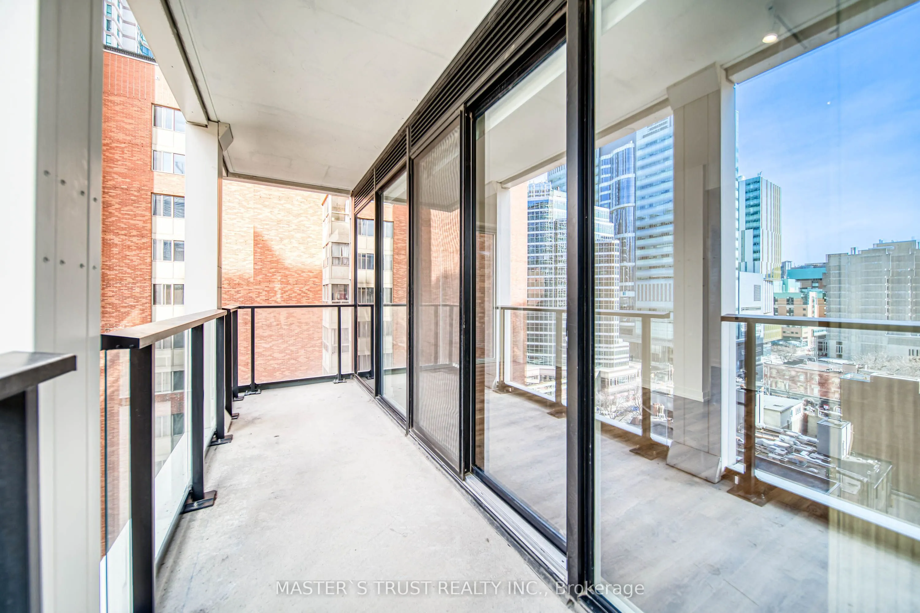 20 Edward Street, #916