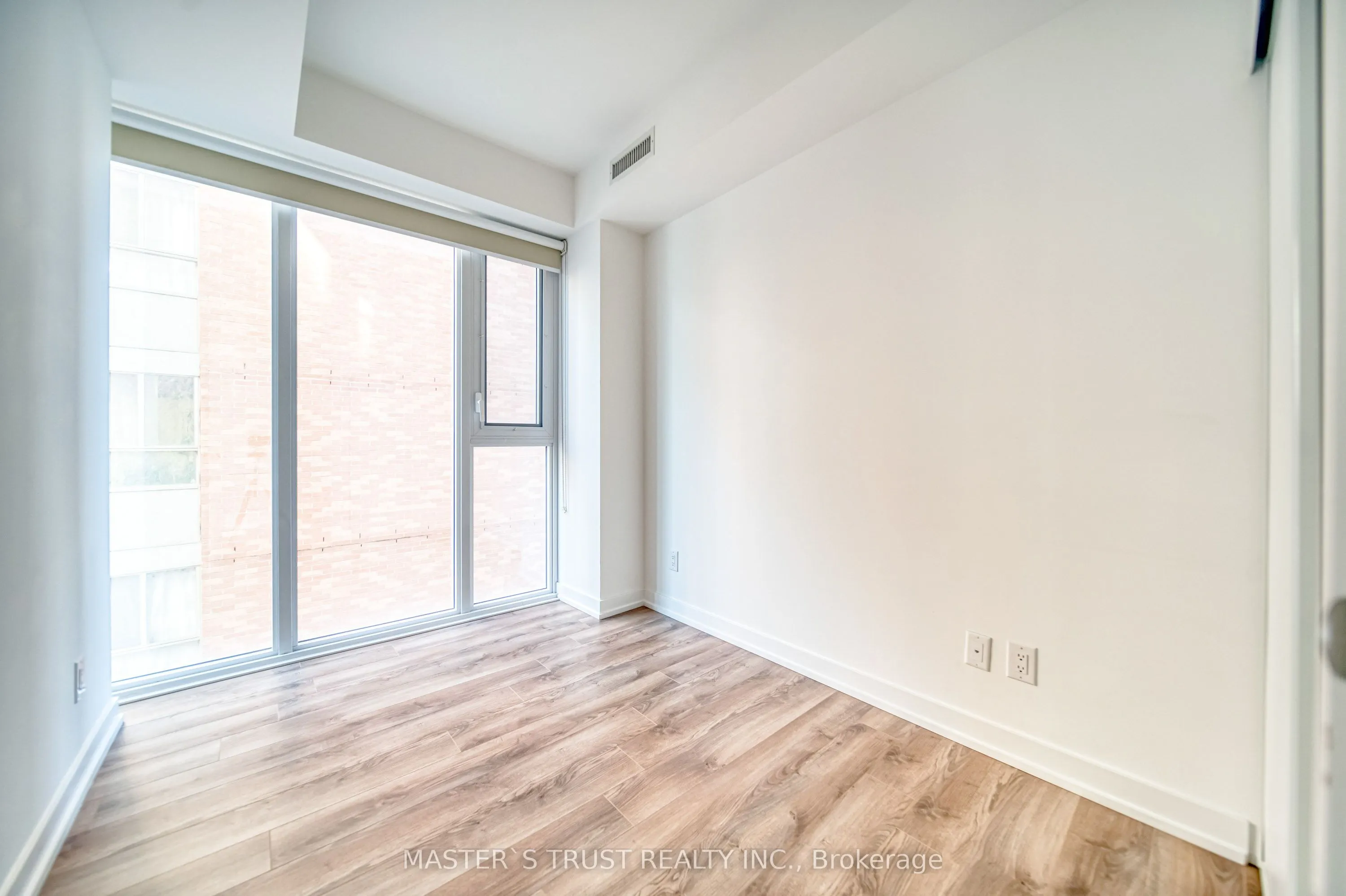 20 Edward Street, #916