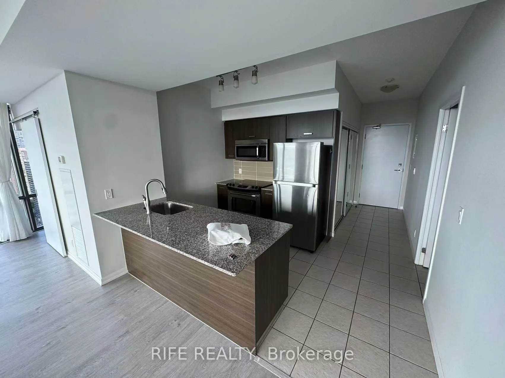 832 Bay Street, #2903