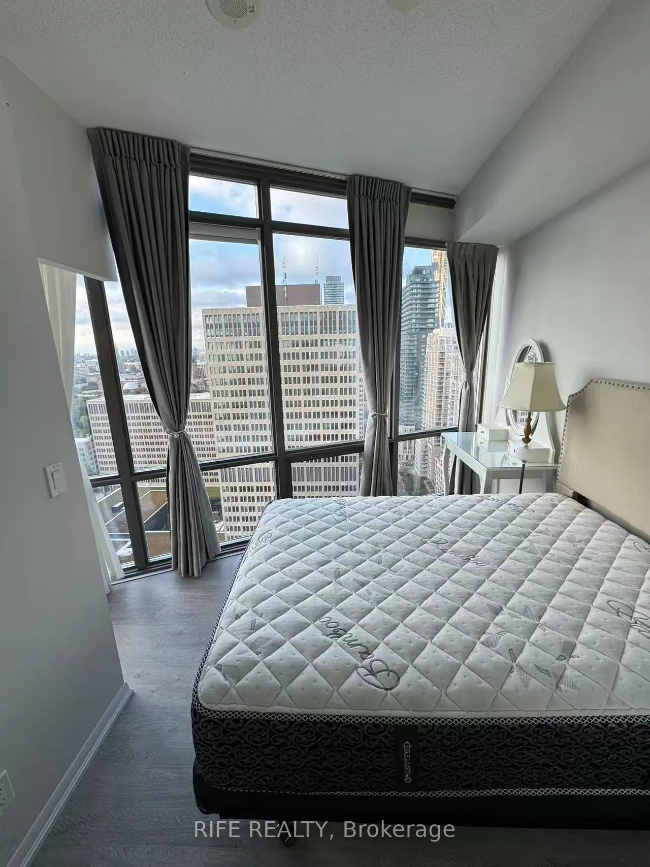 832 Bay Street, #2903