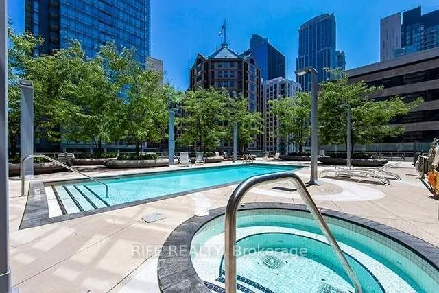 832 Bay Street, #2903