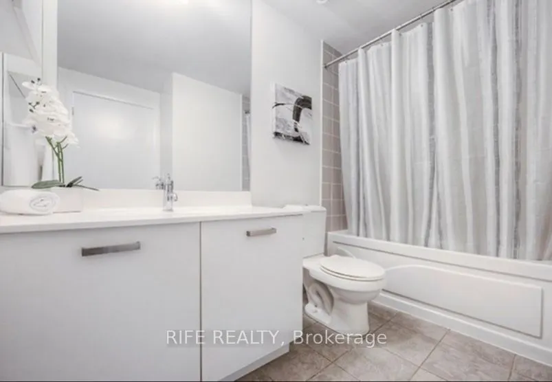 832 Bay Street, #2903