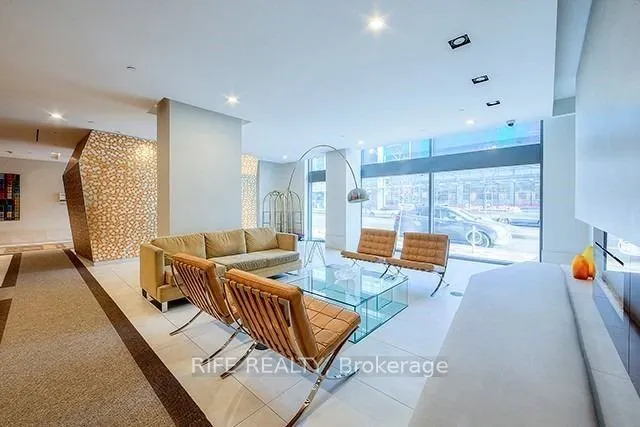 832 Bay Street, #2903