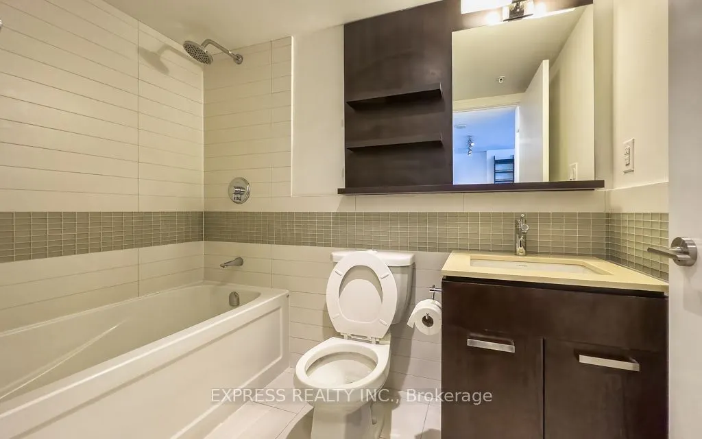 295 Adelaide Street W, #907