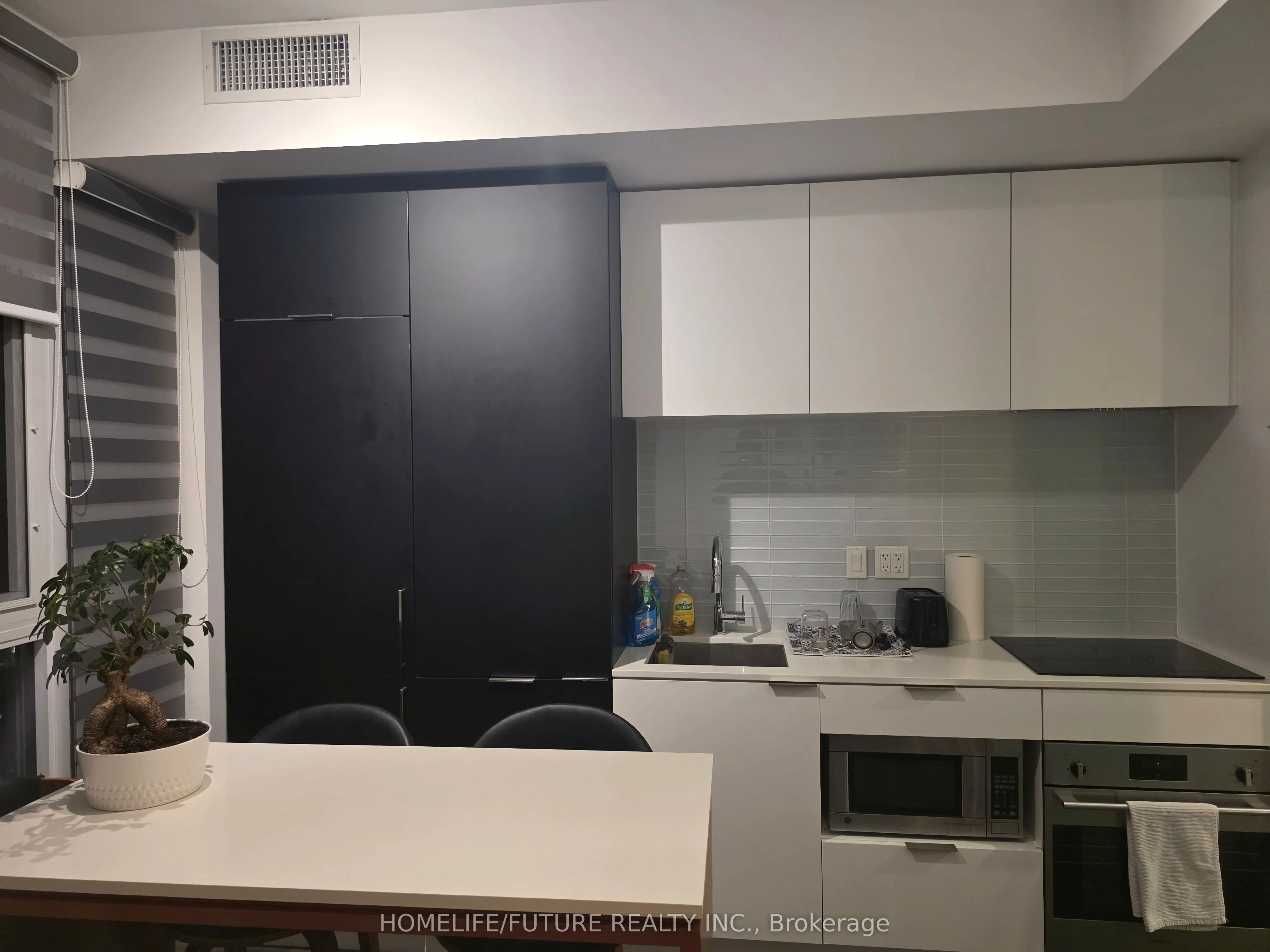 33 Helendale Avenue, #1602