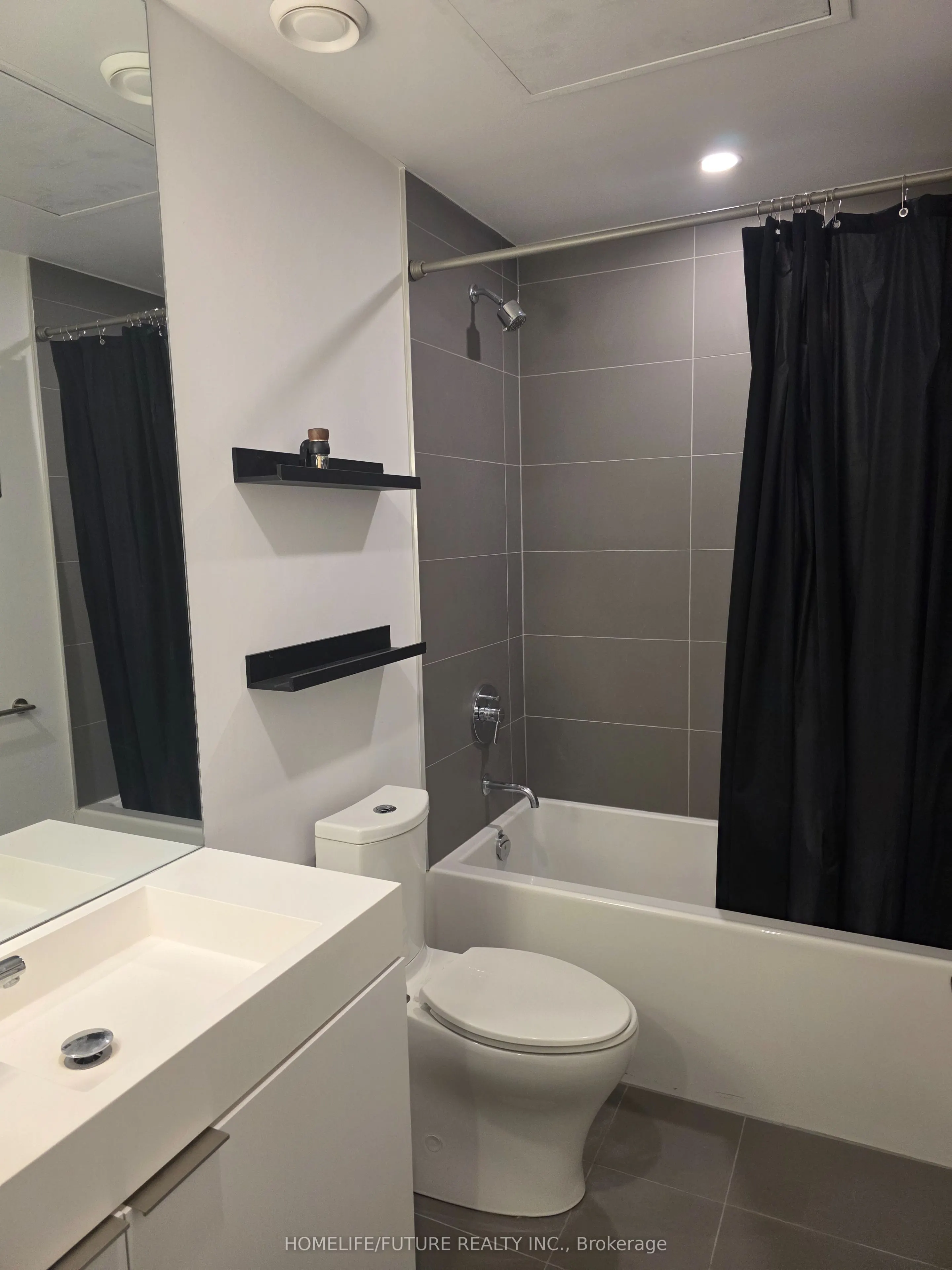 33 Helendale Avenue, #1602