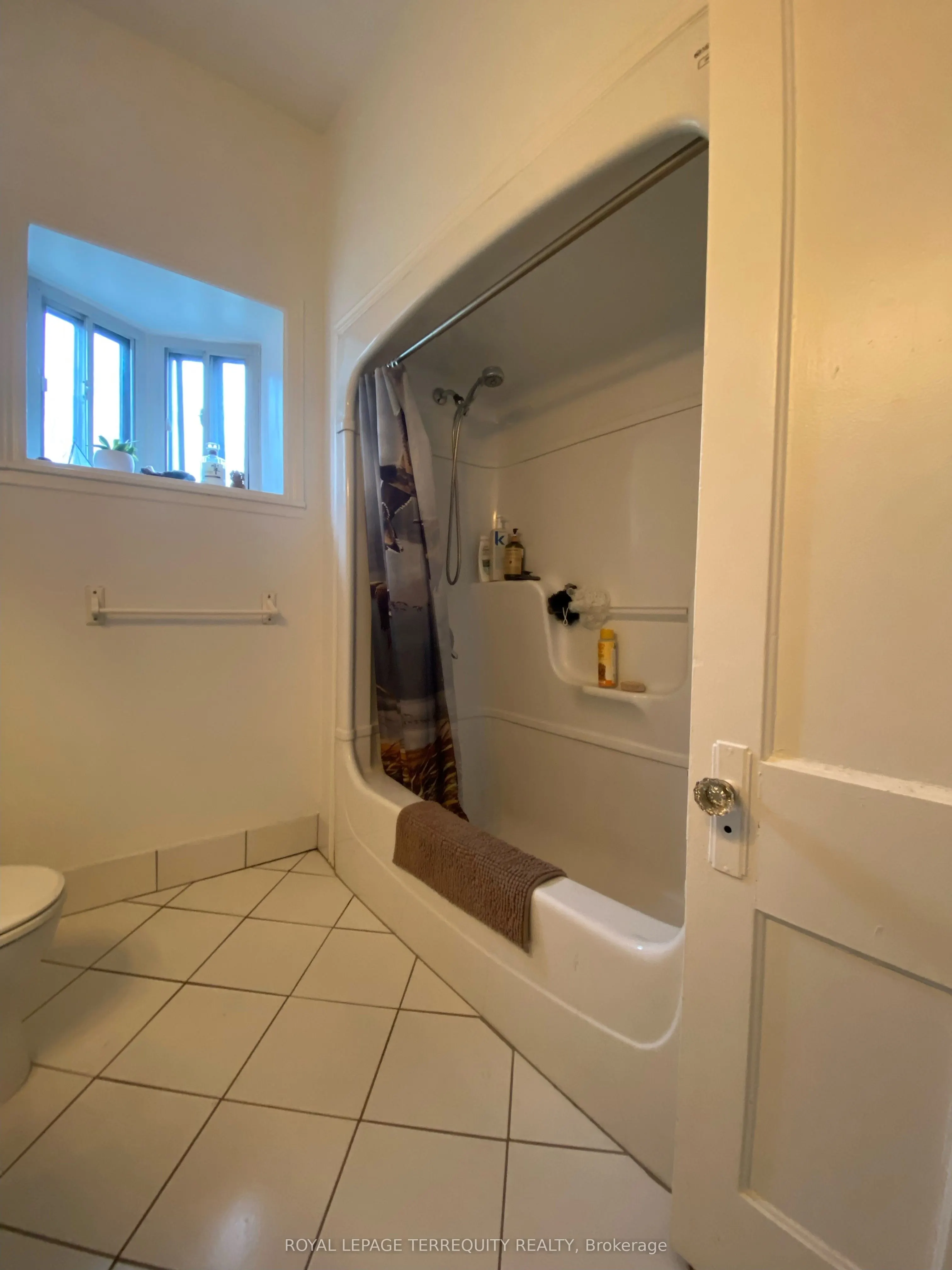 42 Keewatin Avenue, #2nd Floor