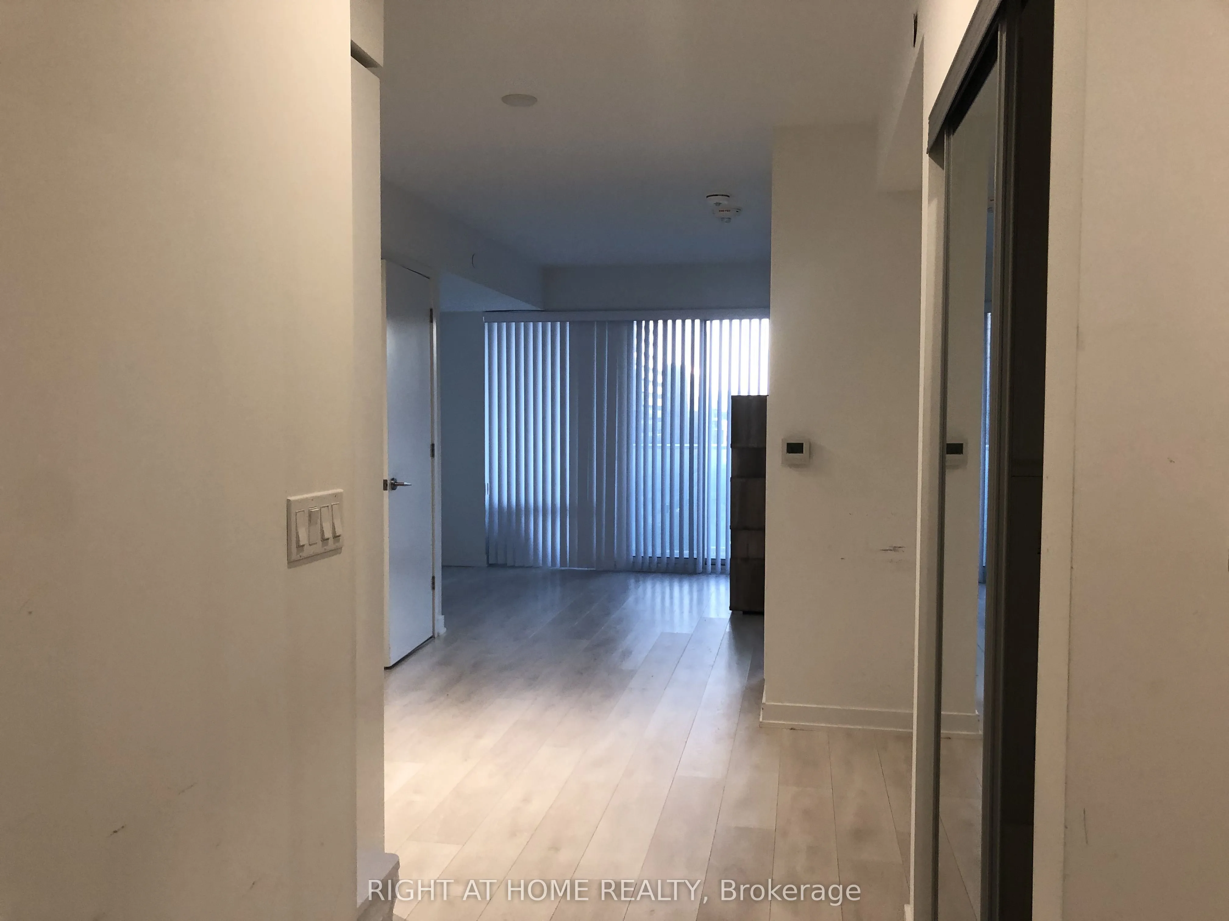501 Yonge Street, #901