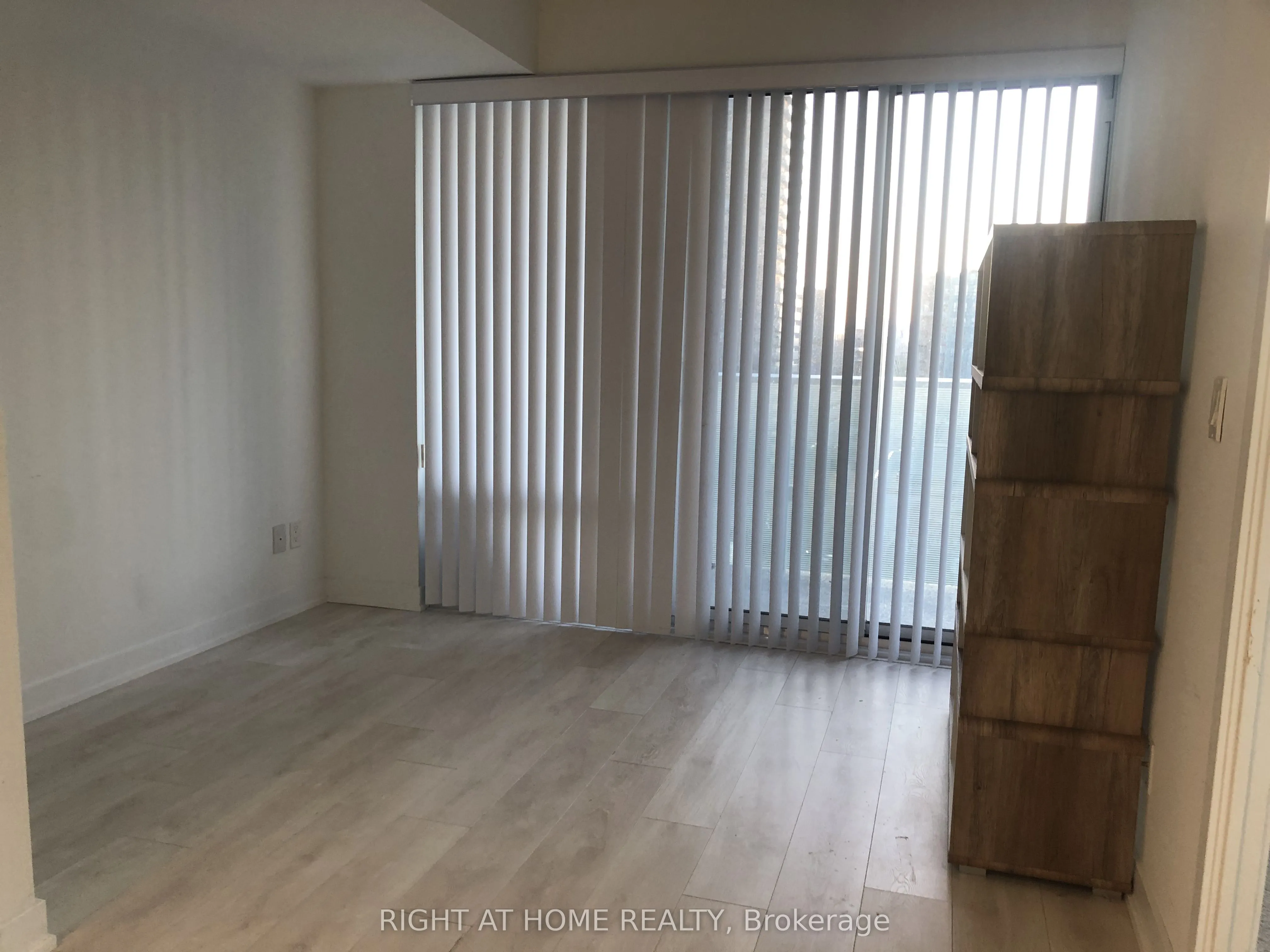 501 Yonge Street, #901