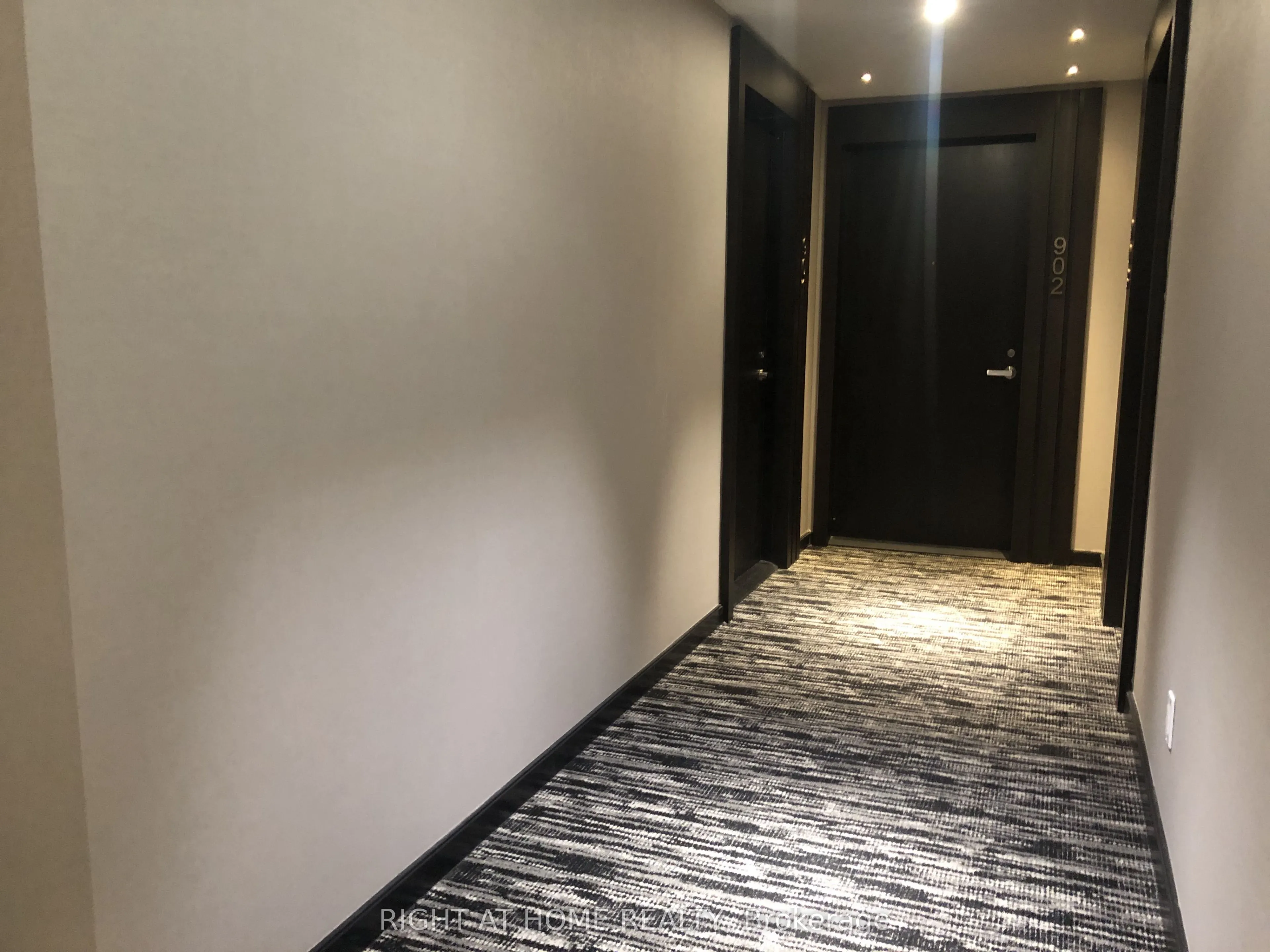 501 Yonge Street, #901