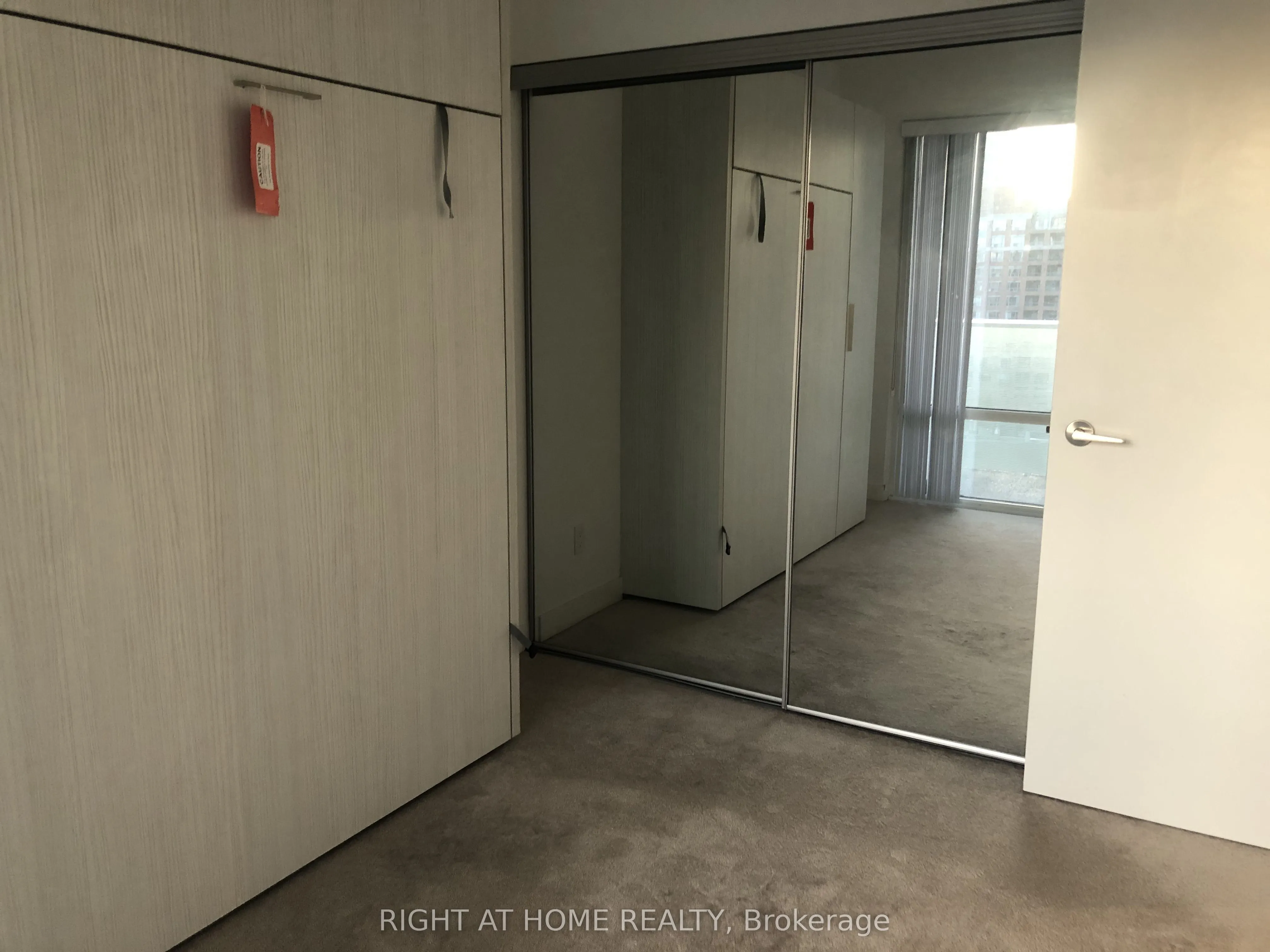 501 Yonge Street, #901
