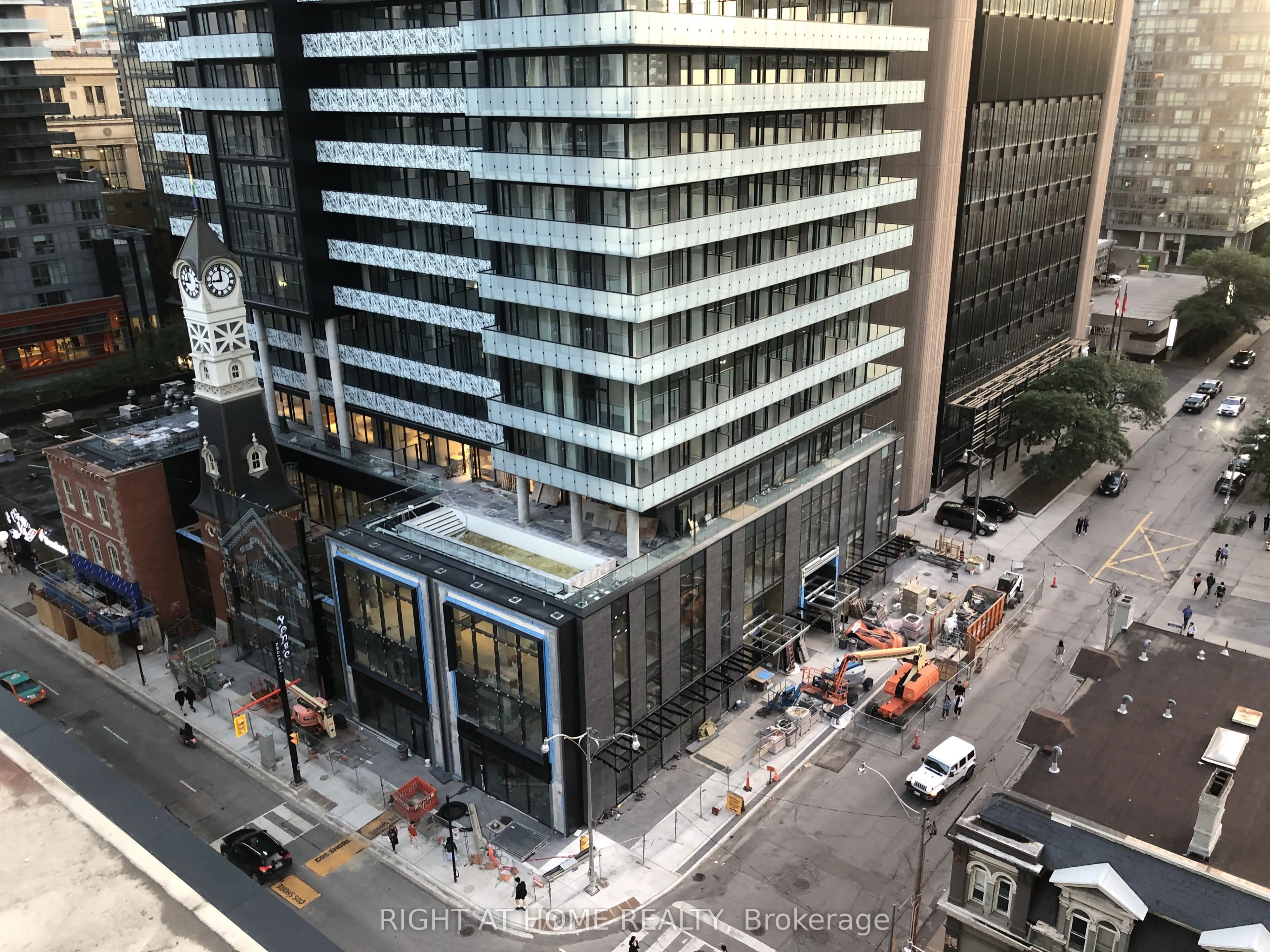 501 Yonge Street, #901