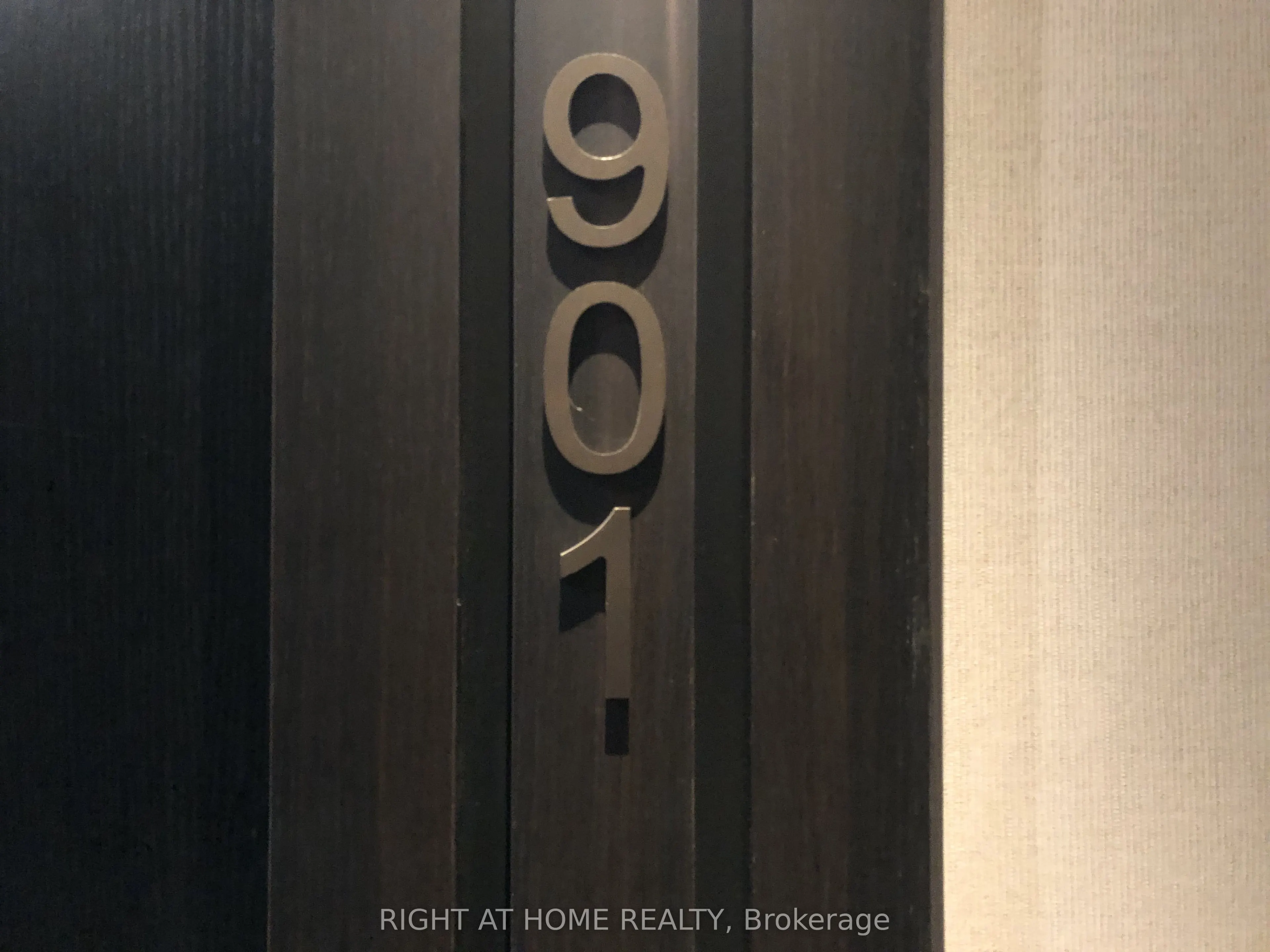 501 Yonge Street, #901