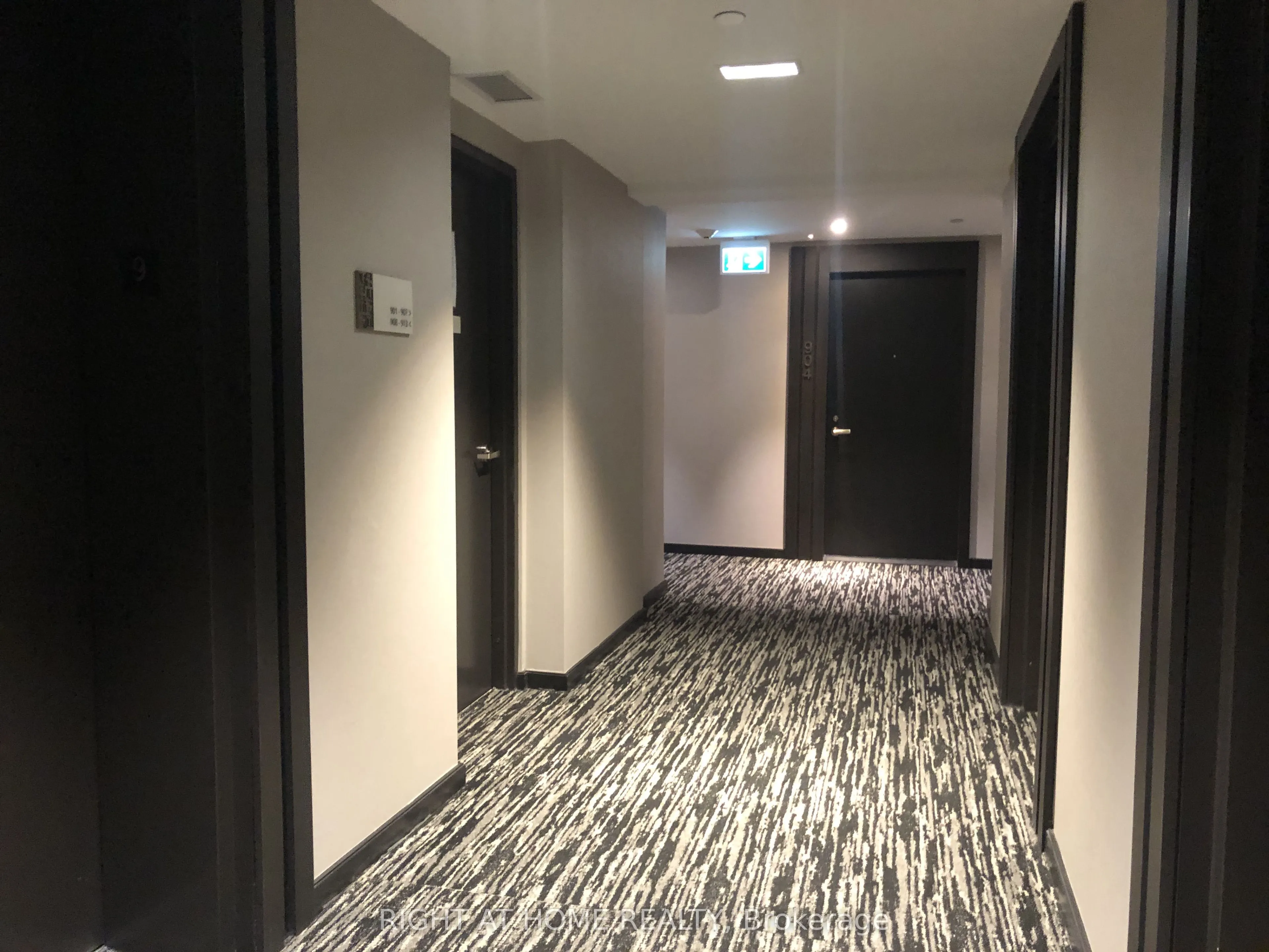 501 Yonge Street, #901