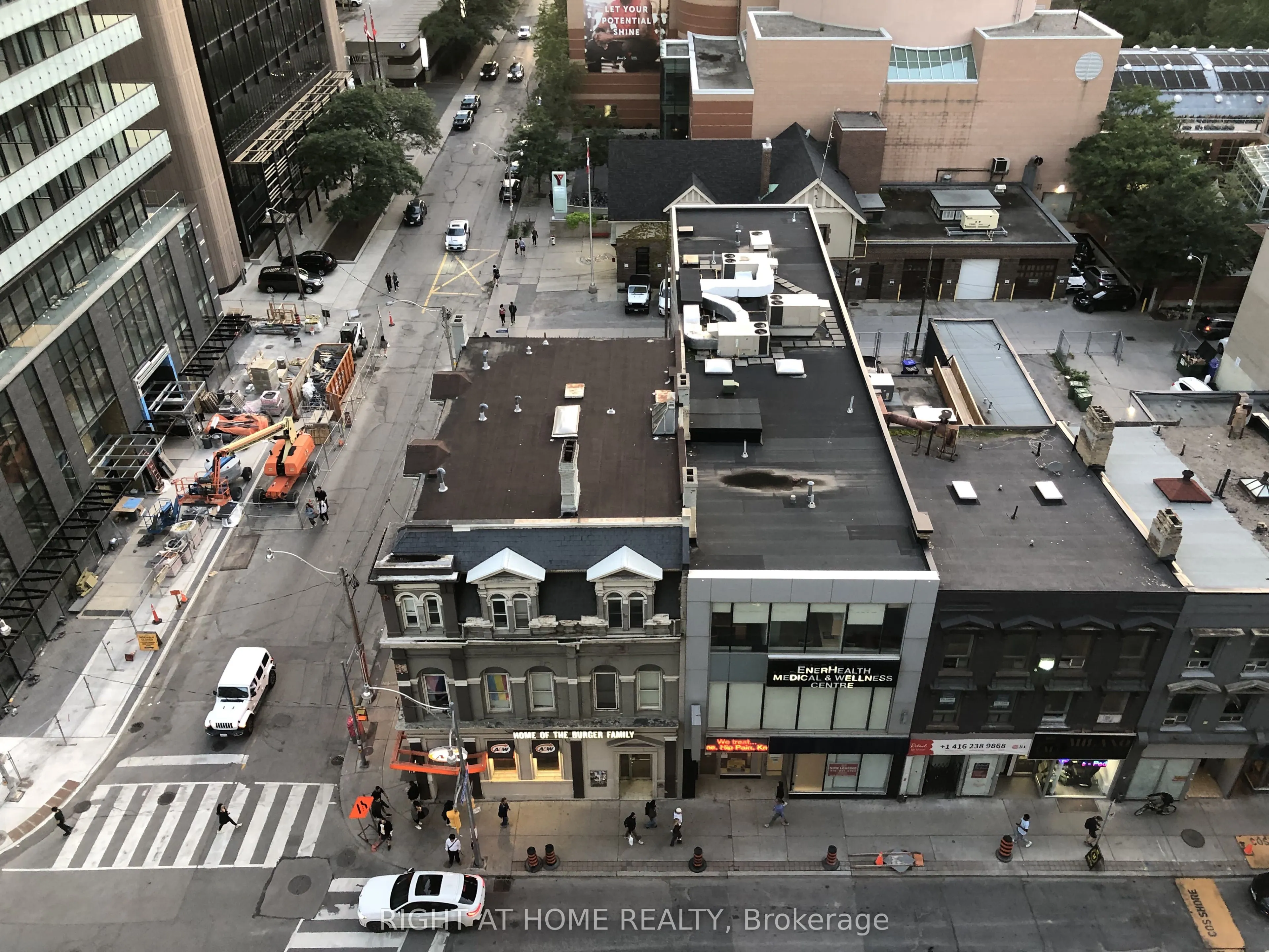 501 Yonge Street, #901