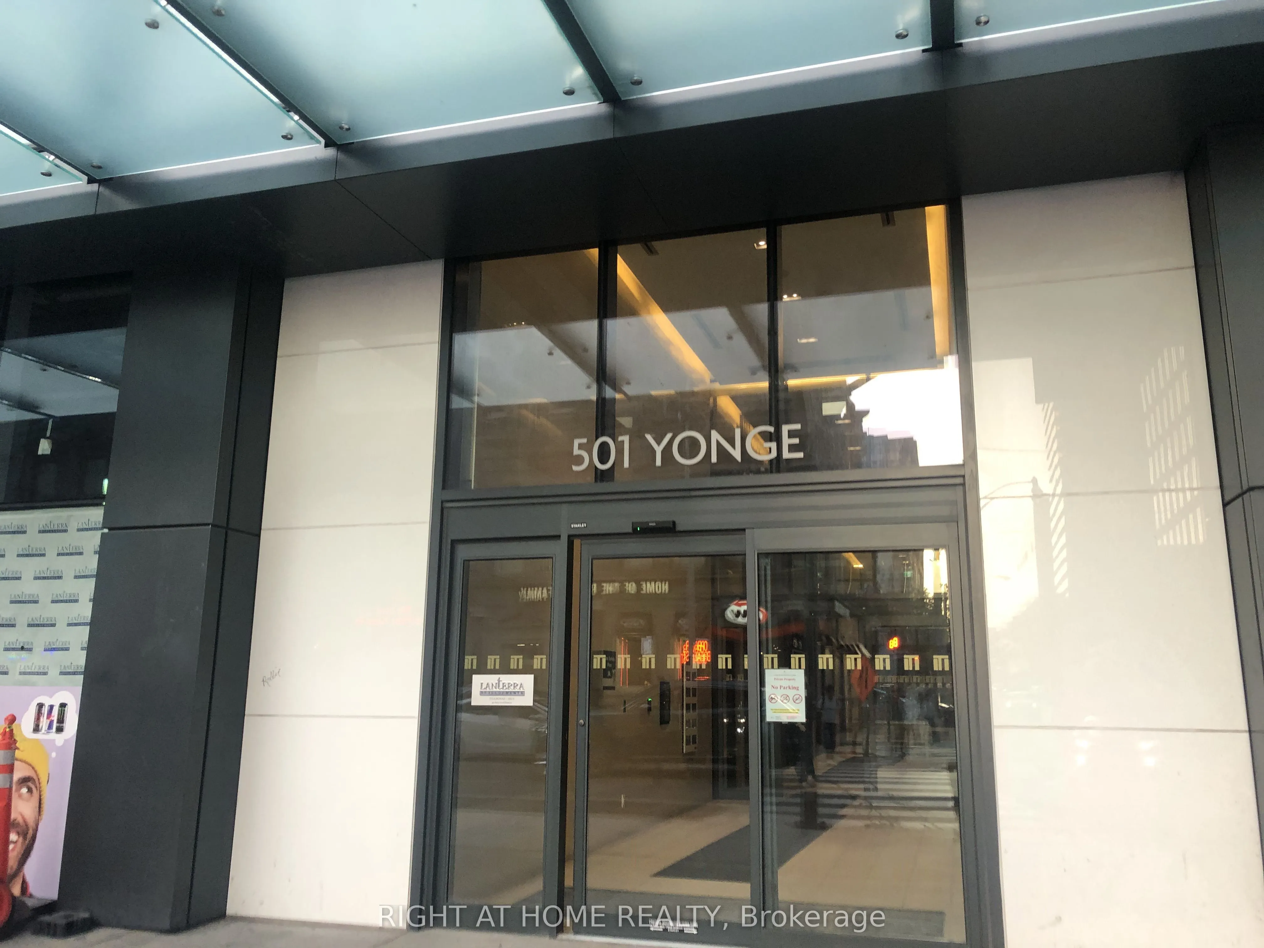 501 Yonge Street, #901