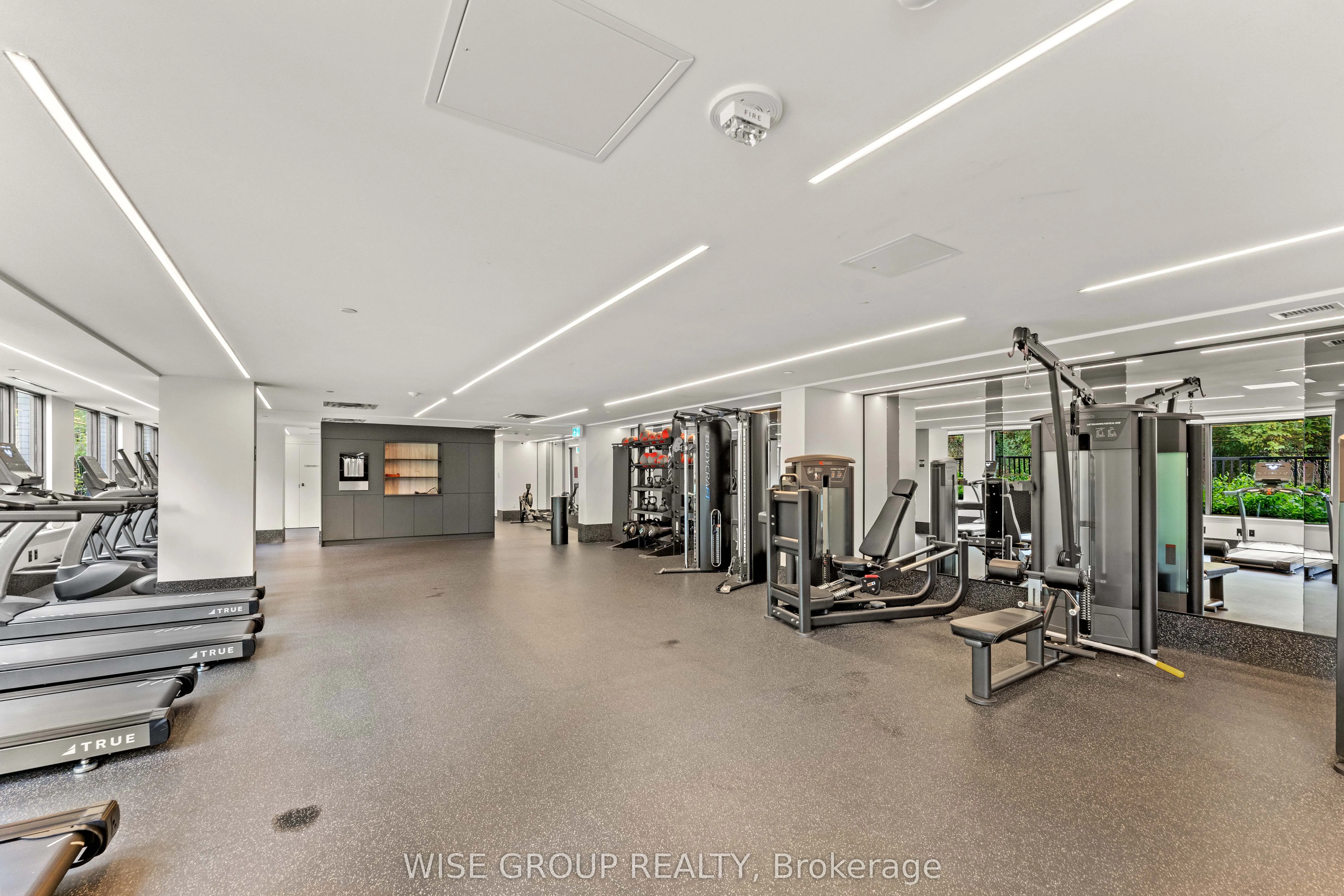 500 Wilson Avenue, #906