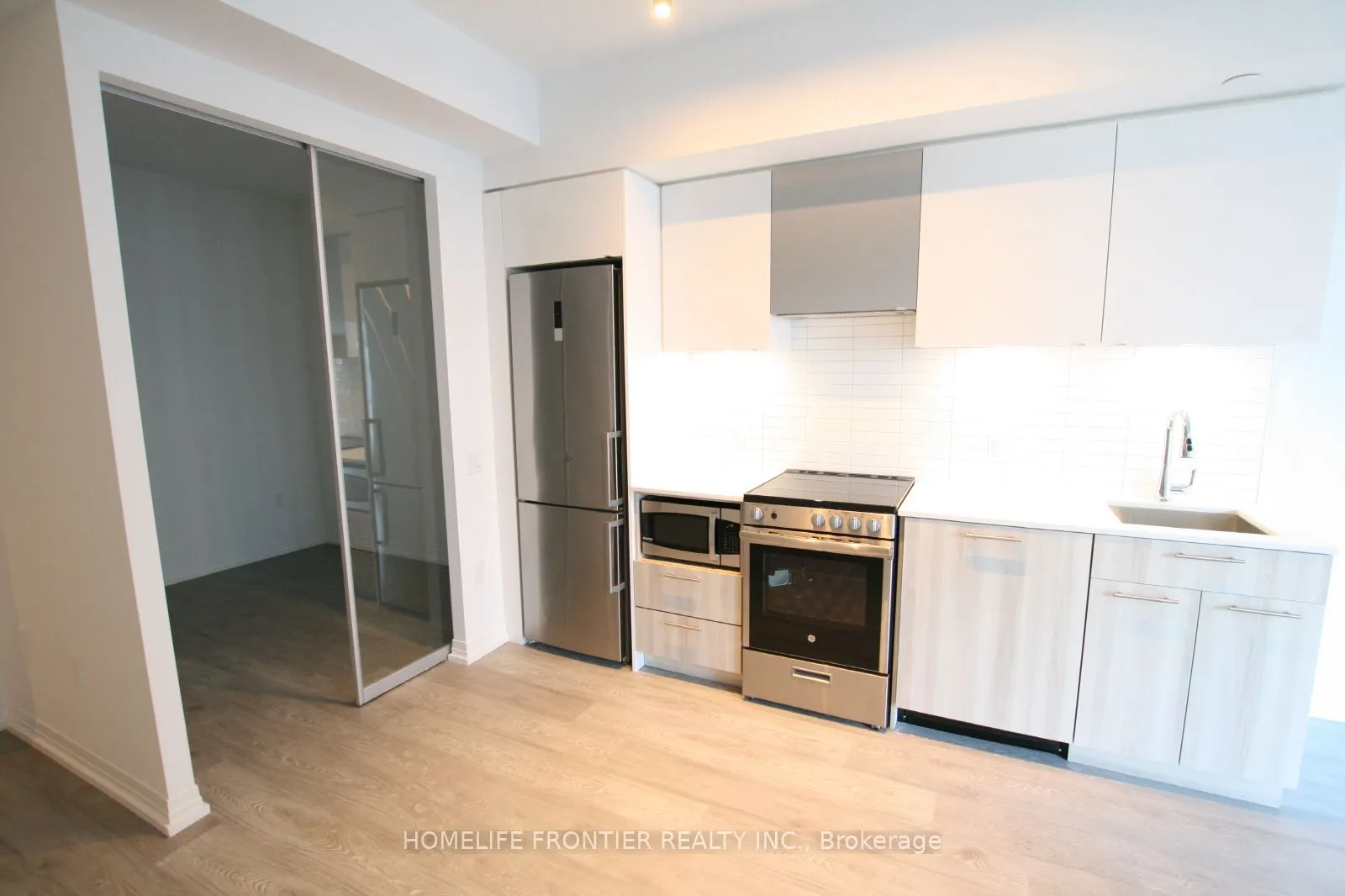 251 Jarvis Street, #907