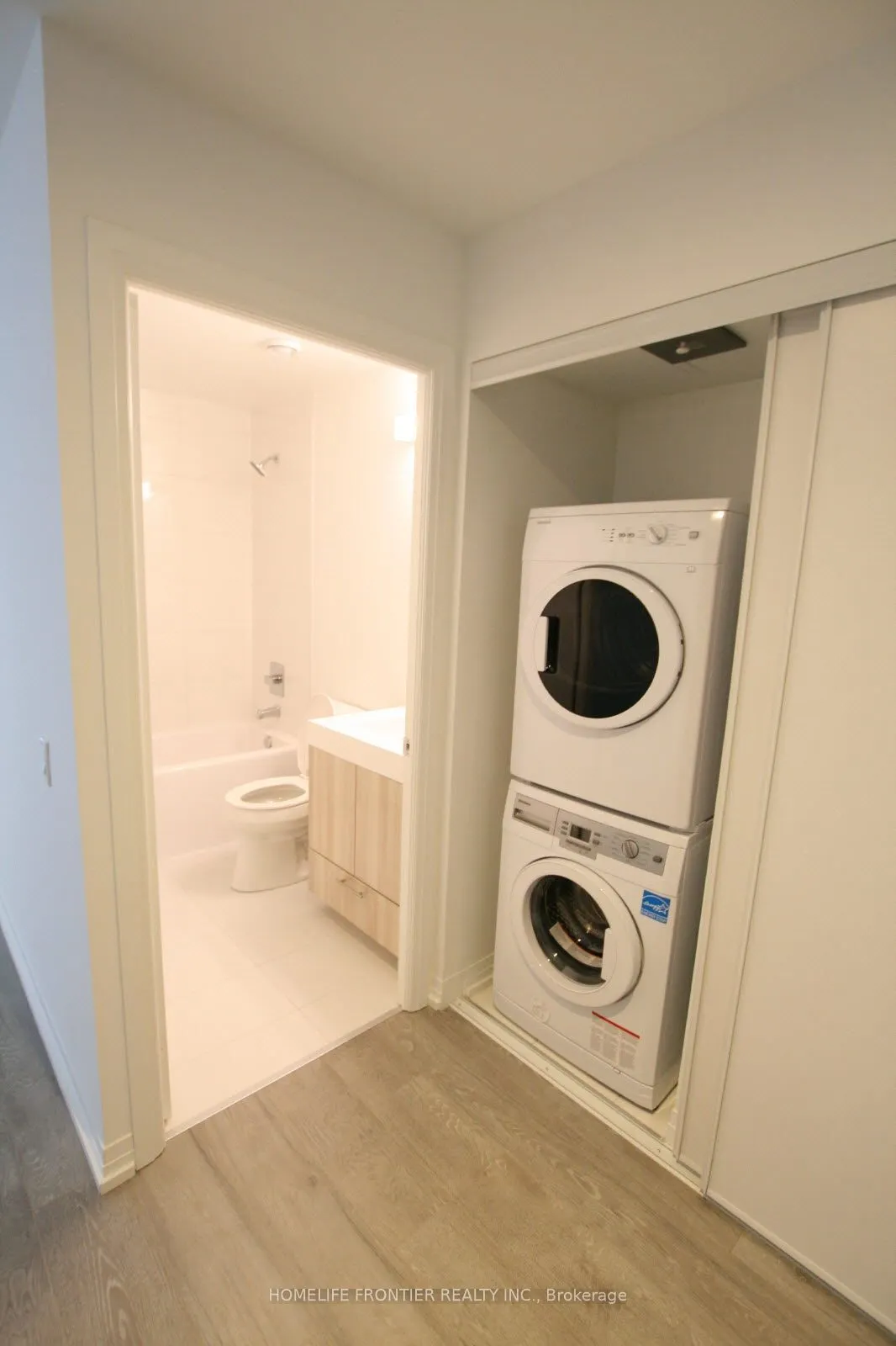 251 Jarvis Street, #907