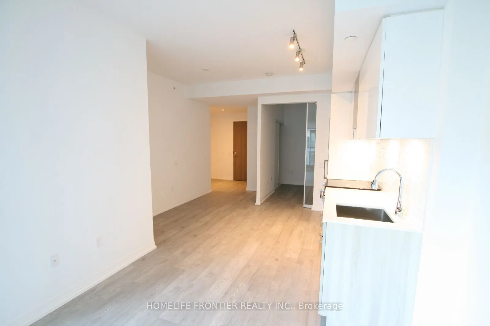 251 Jarvis Street, #907