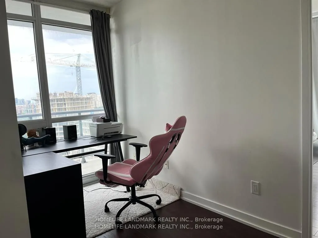 121 Mcmahon Drive, #2517