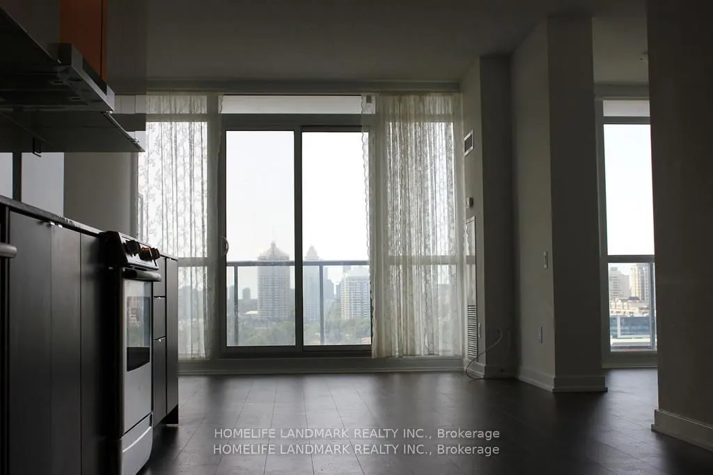 121 Mcmahon Drive, #2517