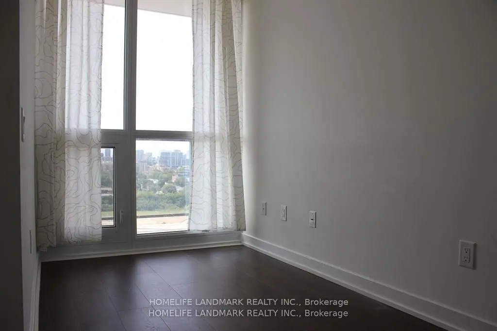 121 Mcmahon Drive, #2517