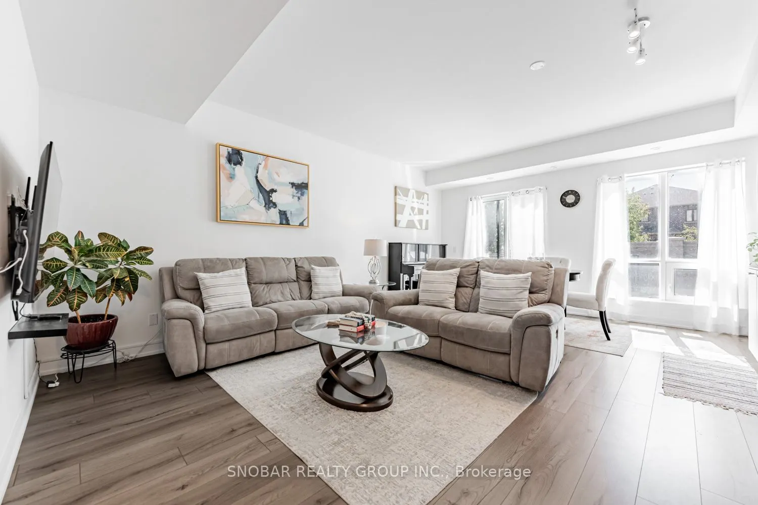 861 Sheppard Avenue W, #1
