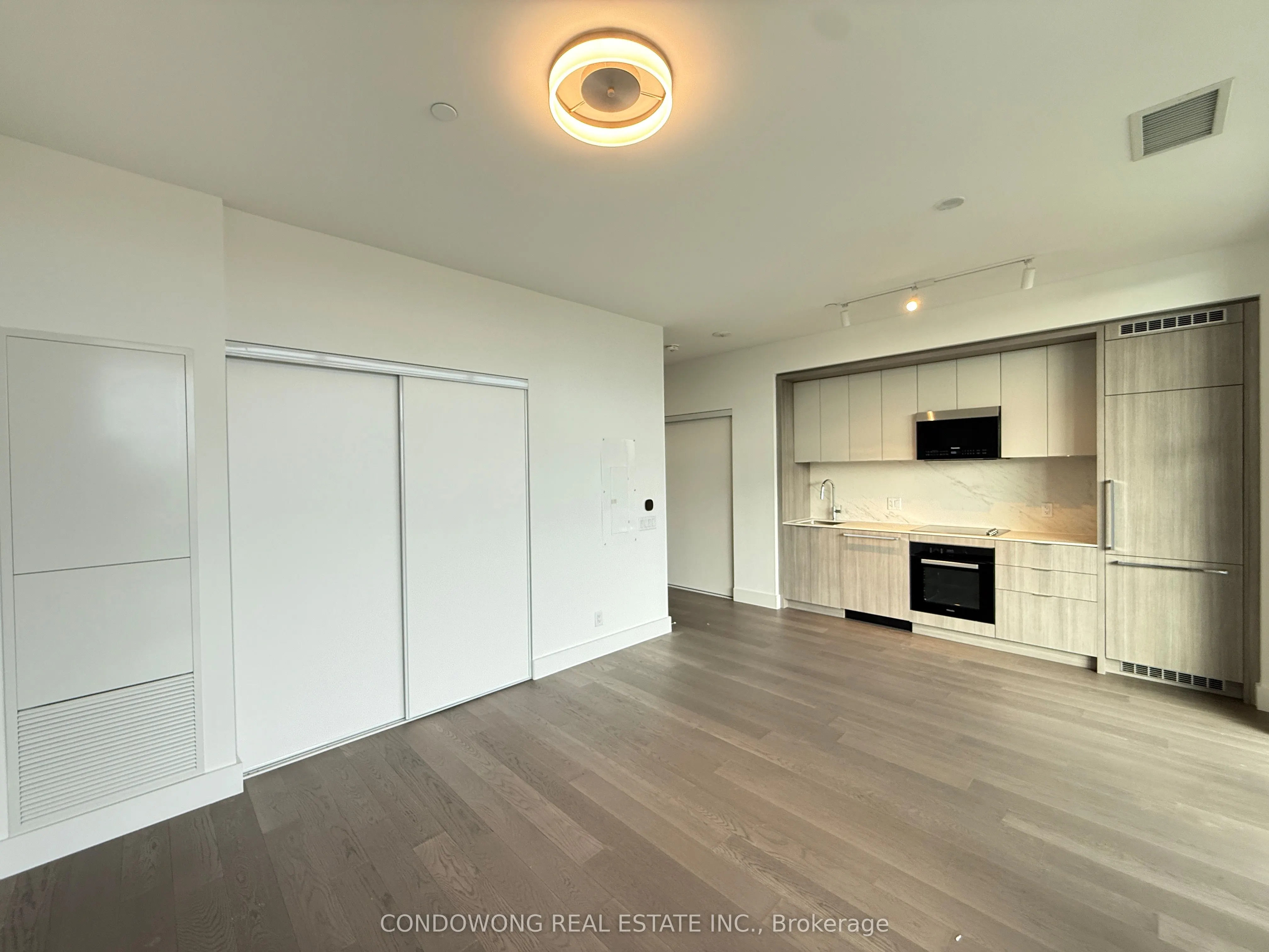 6 Greenbriar Road, #1014
