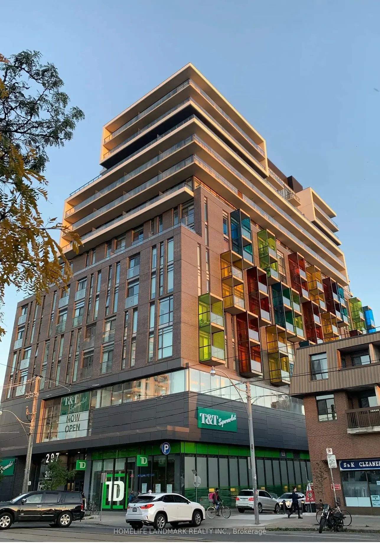 297 College Street, #1520