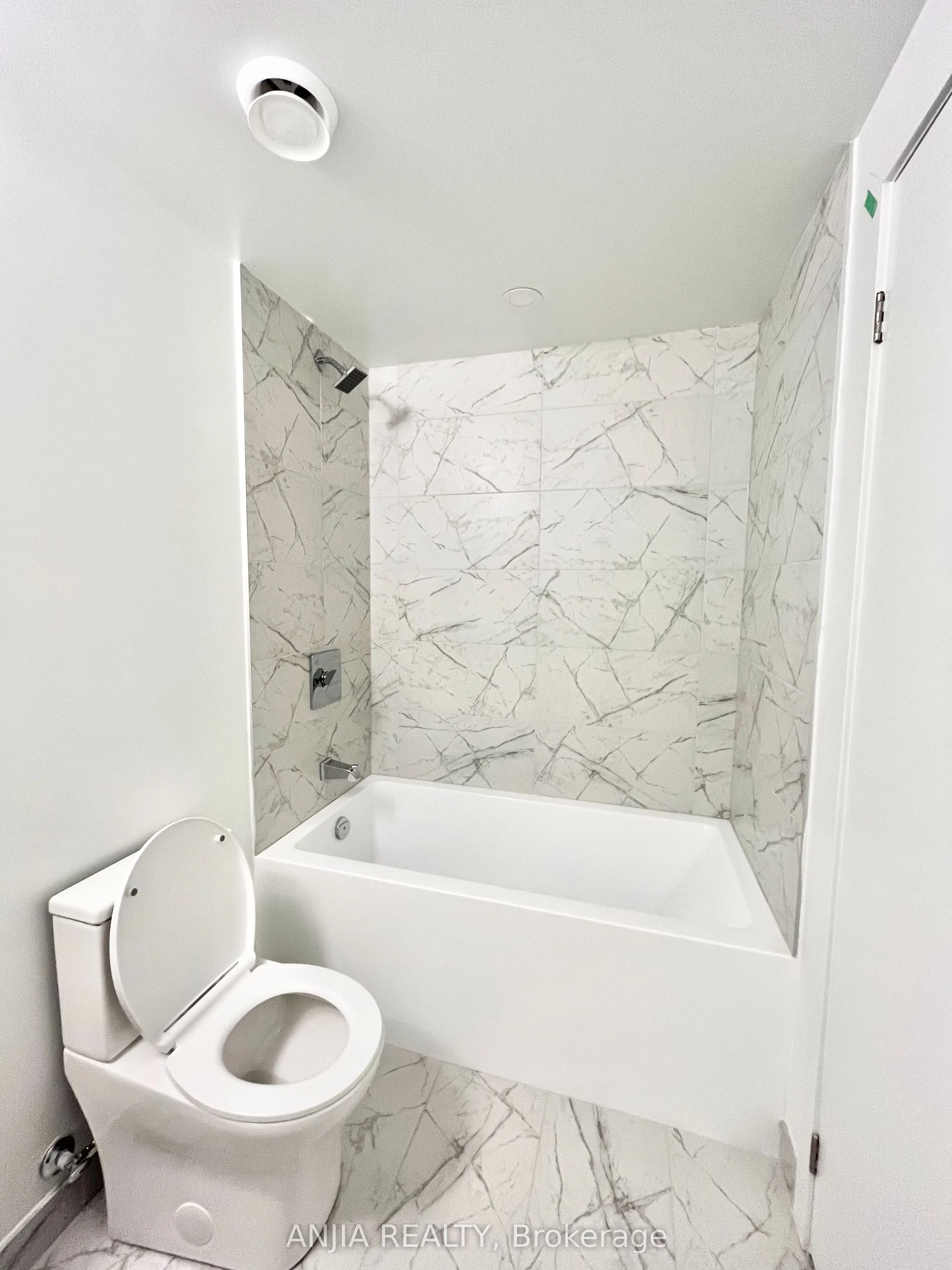 82 DALHOUSIE Street, #1116
