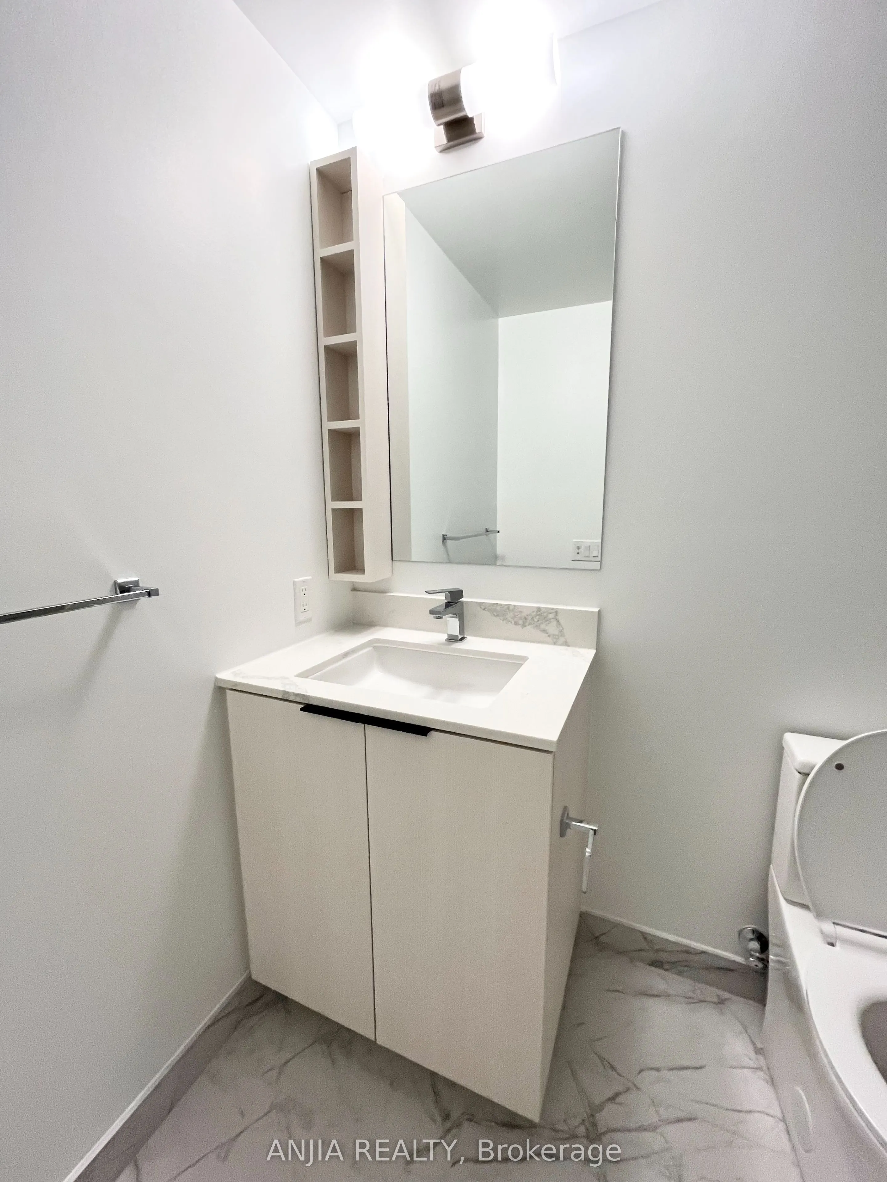 82 DALHOUSIE Street, #1116