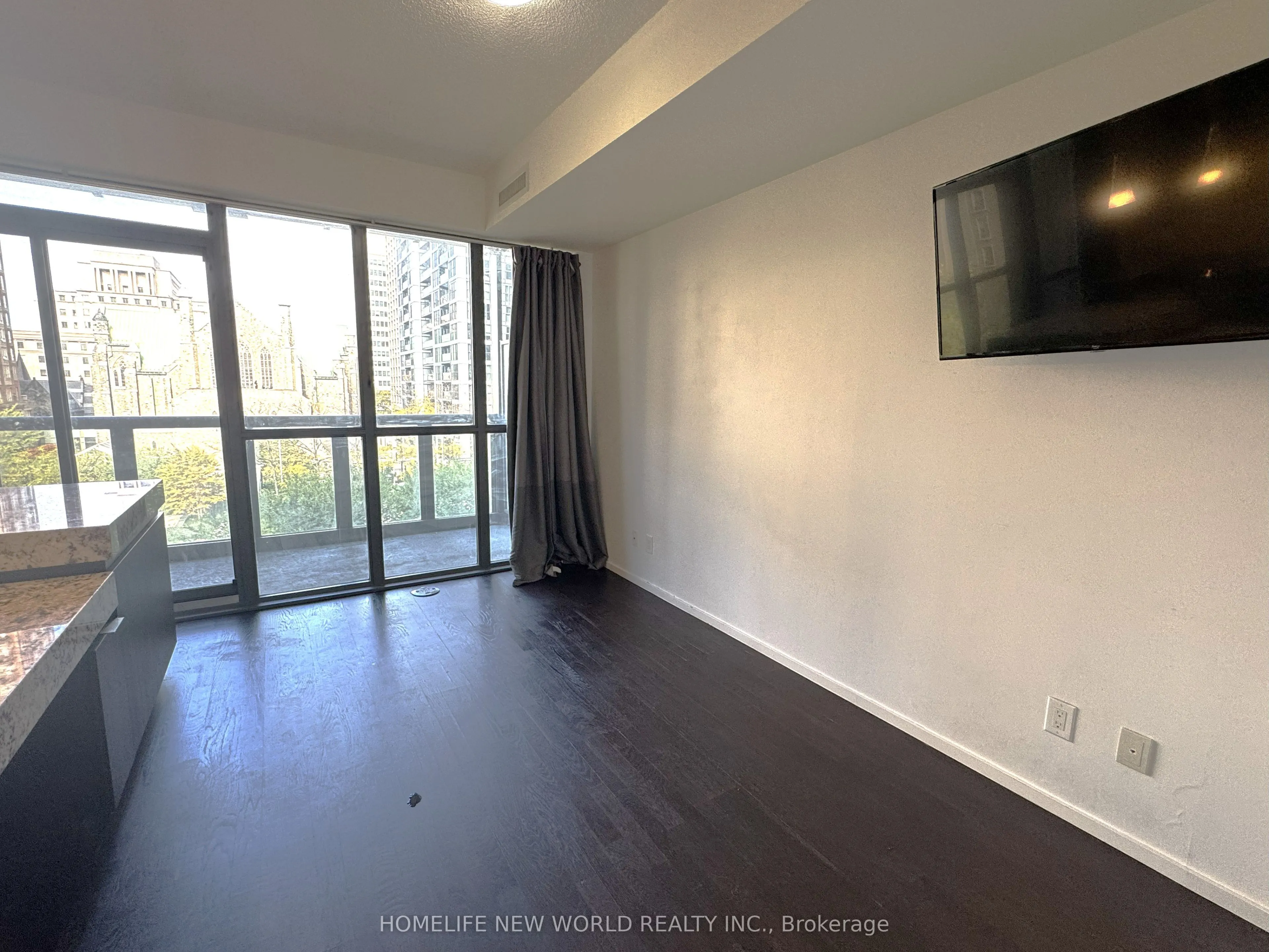 101 Charles Street E, #607